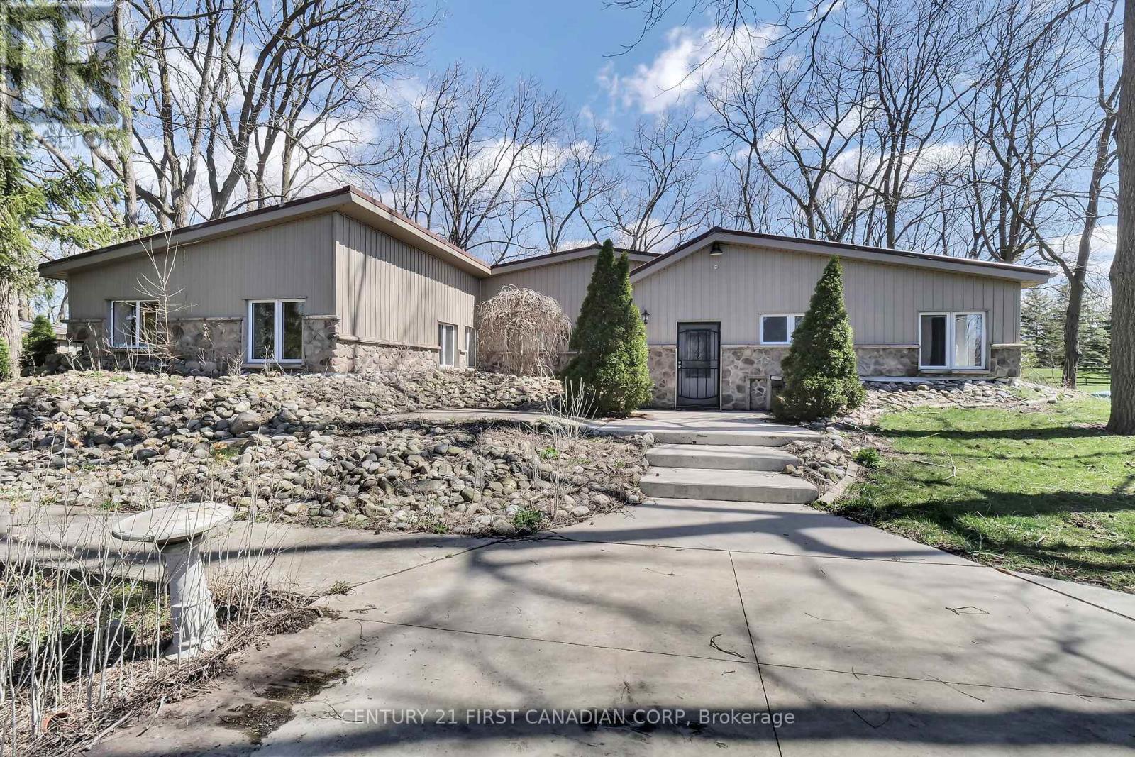 23992 Denfield Road, Middlesex Centre, Ontario  N0M 1P0 - Photo 6 - X12399734