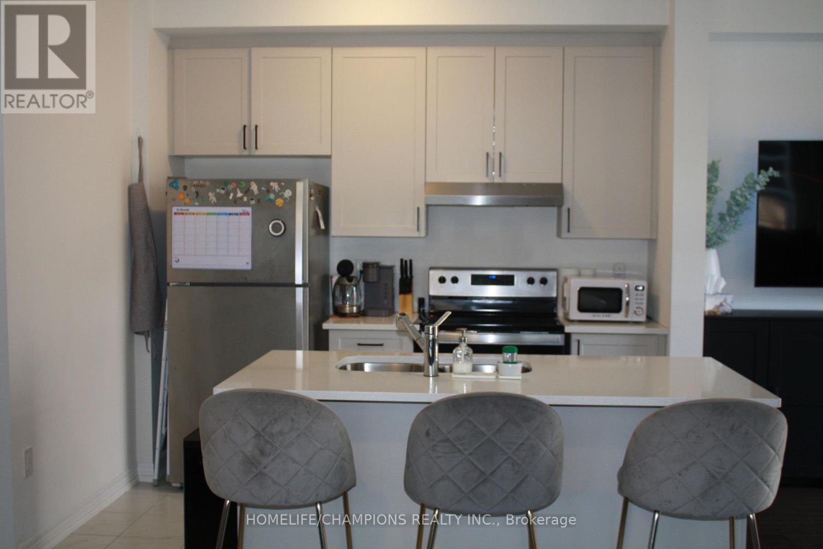 50 Air Dancer Crescent, Oshawa, Ontario  L1L 0V3 - Photo 4 - E12399584