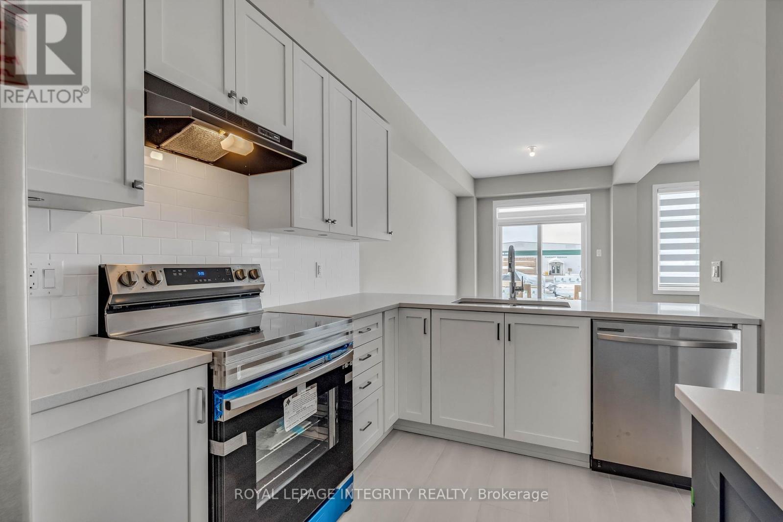 505 Oldenburg Avenue, Ottawa, Ontario  K0A 2Z0 - Photo 8 - X12399645
