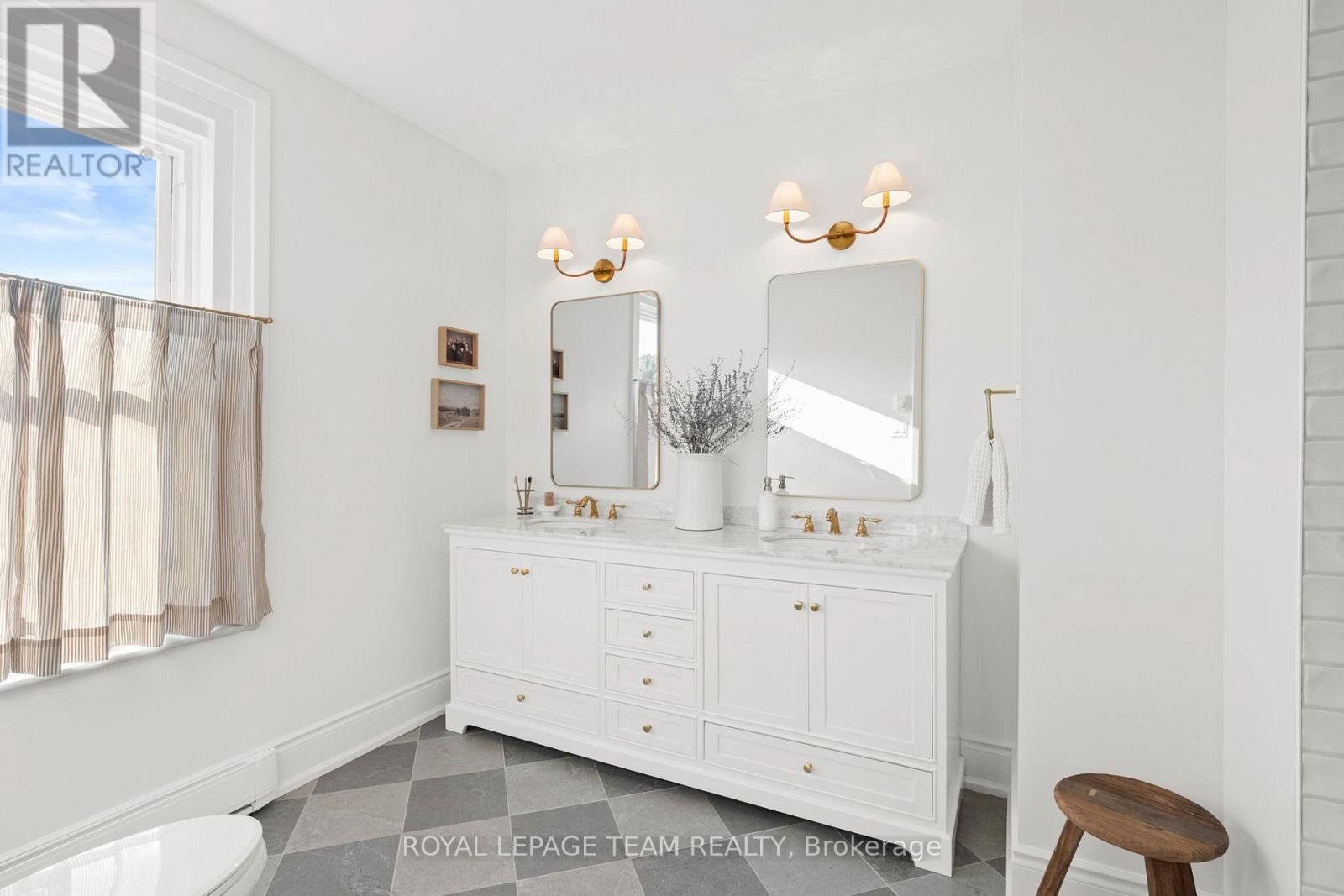 414 James Street W, Prescott, Ontario  K0E 1T0 - Photo 32 - X12399697