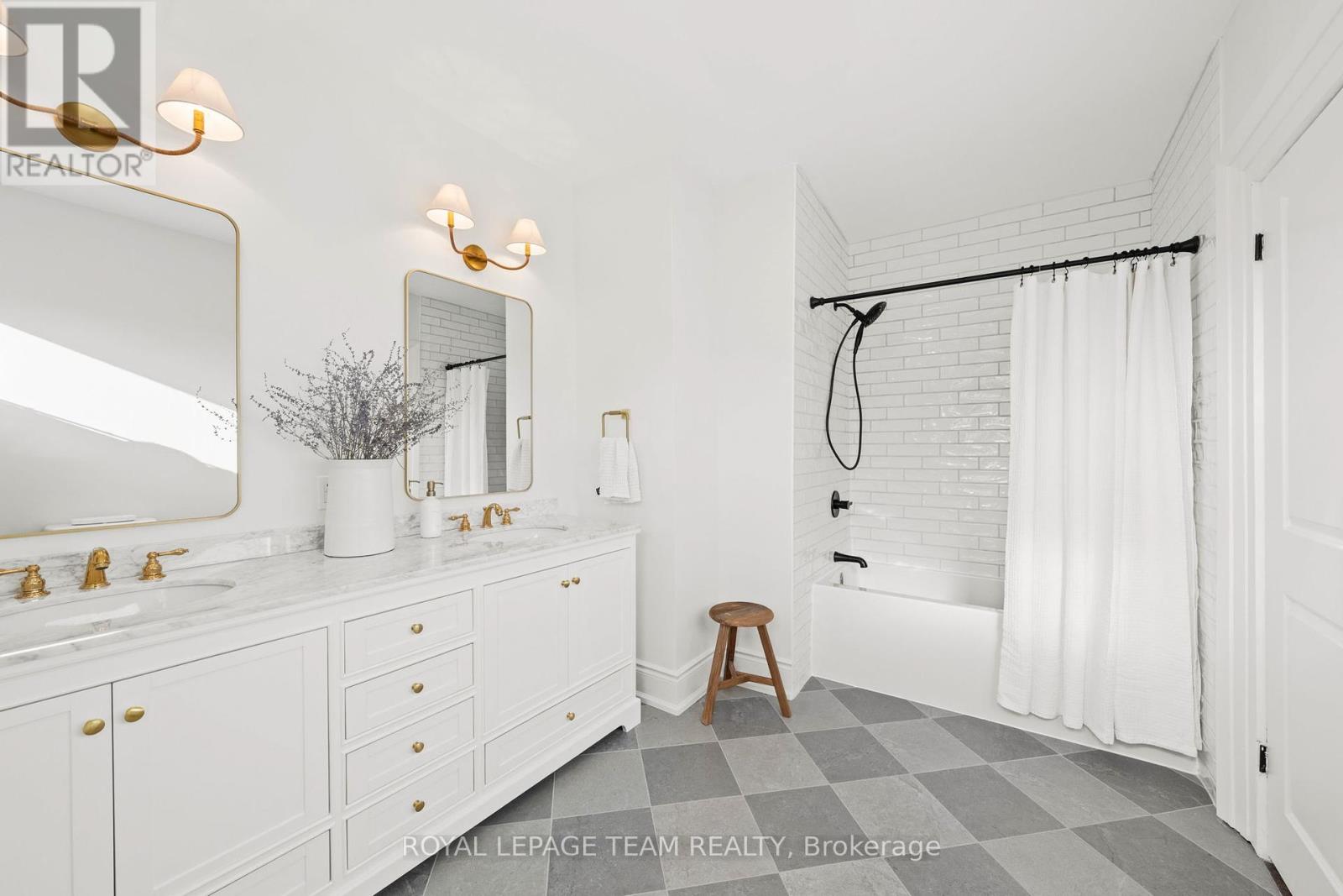 414 James Street W, Prescott, Ontario  K0E 1T0 - Photo 33 - X12399697