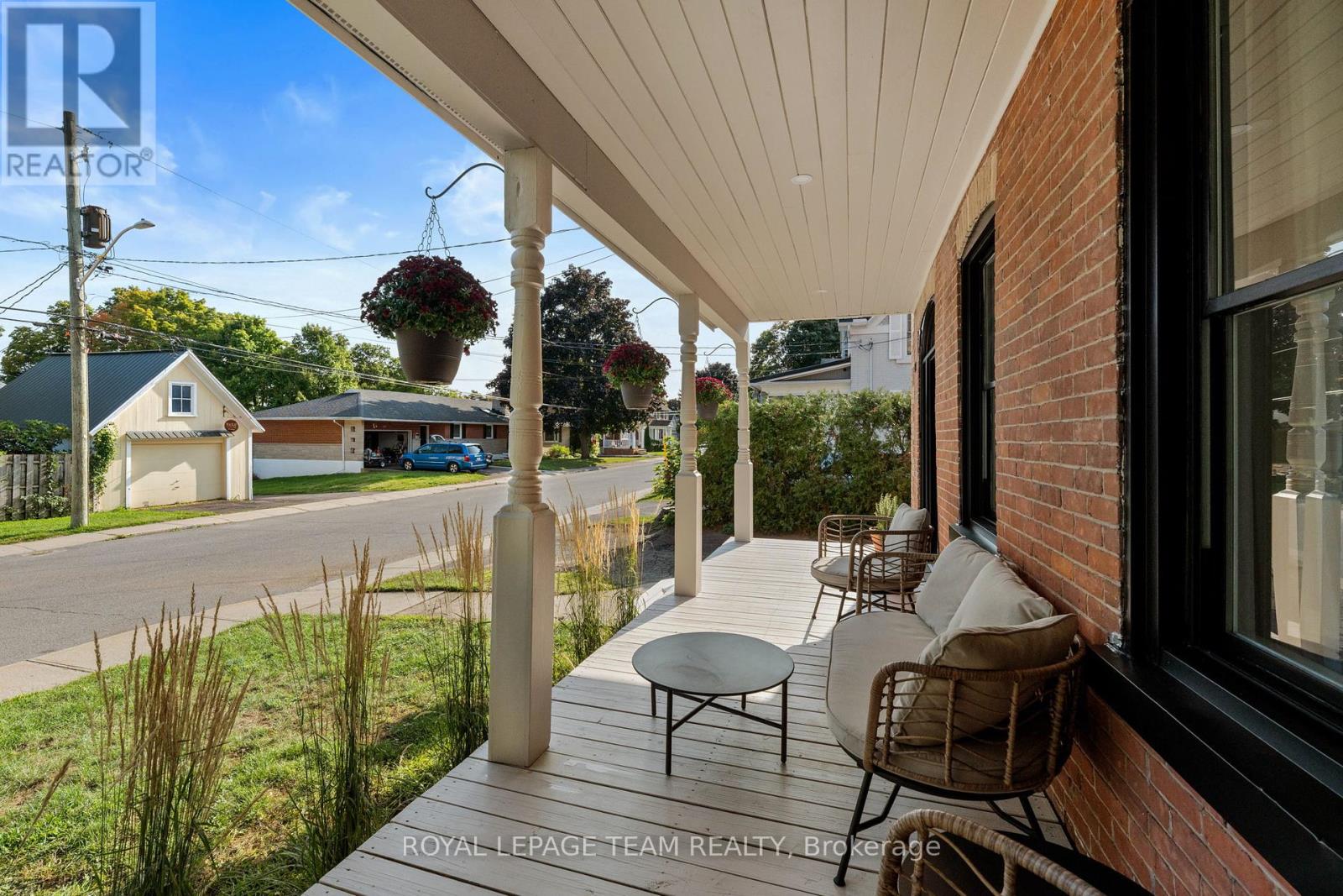 414 James Street W, Prescott, Ontario  K0E 1T0 - Photo 5 - X12399697
