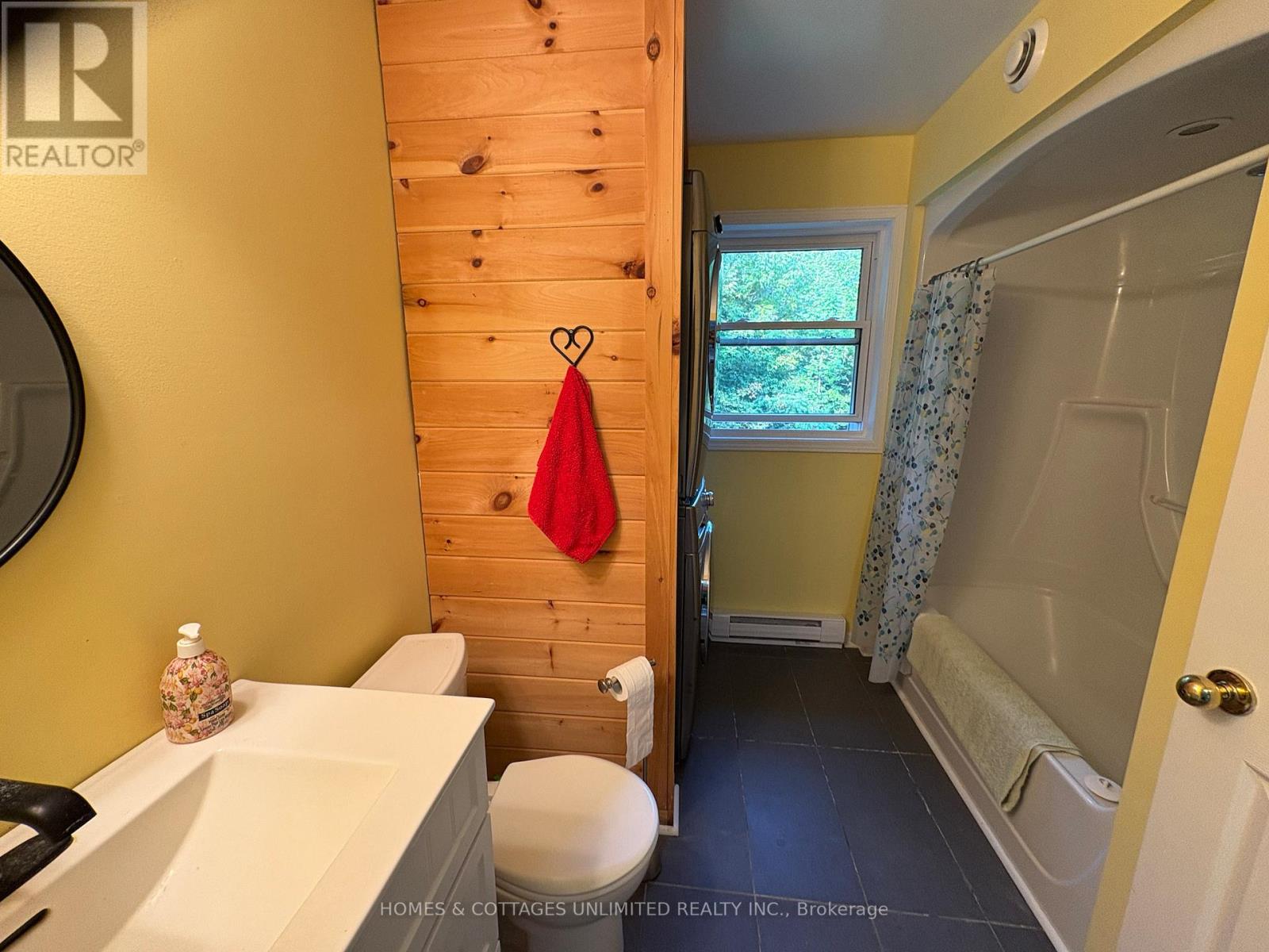 1037a Palmerston Crescent, Frontenac (Frontenac North), Ontario  K0H 2R0 - Photo 10 - X12399745
