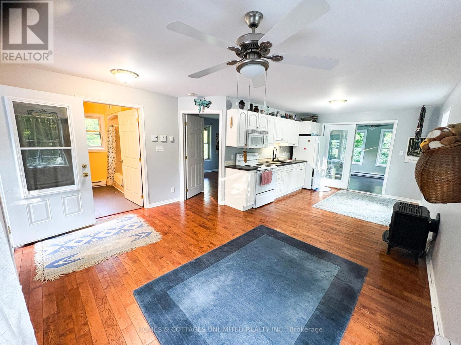 1037a Palmerston Crescent, Frontenac (Frontenac North), Ontario  K0H 2R0 - Photo 11 - X12399745