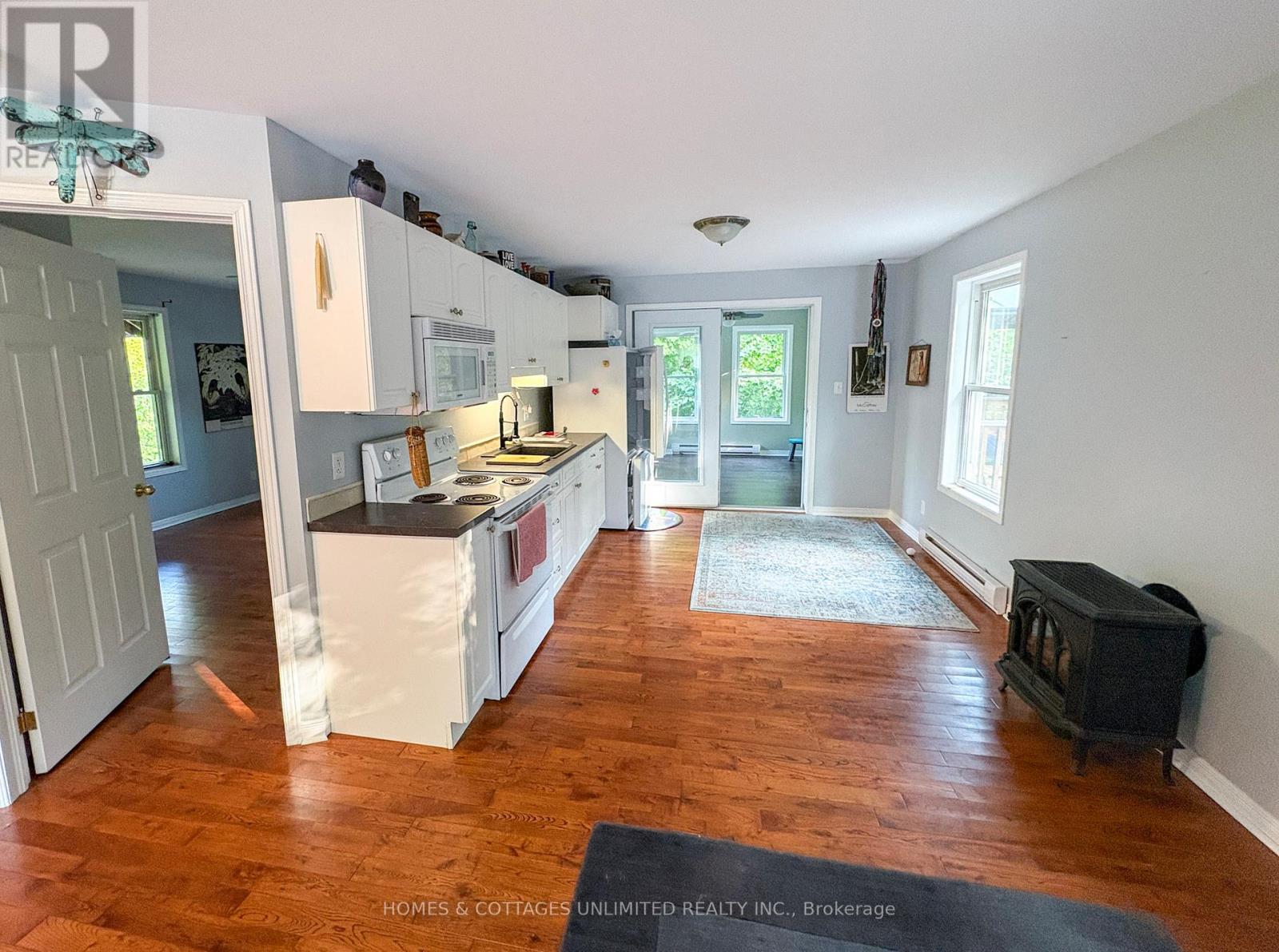 1037a Palmerston Crescent, Frontenac (Frontenac North), Ontario  K0H 2R0 - Photo 12 - X12399745