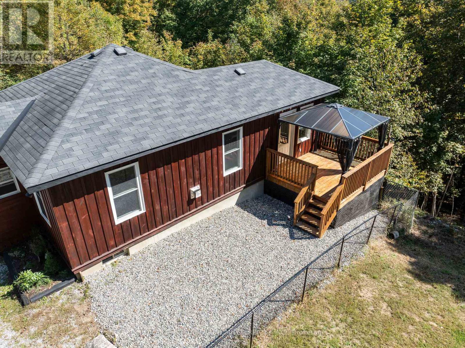 1037a Palmerston Crescent, Frontenac (Frontenac North), Ontario  K0H 2R0 - Photo 21 - X12399745