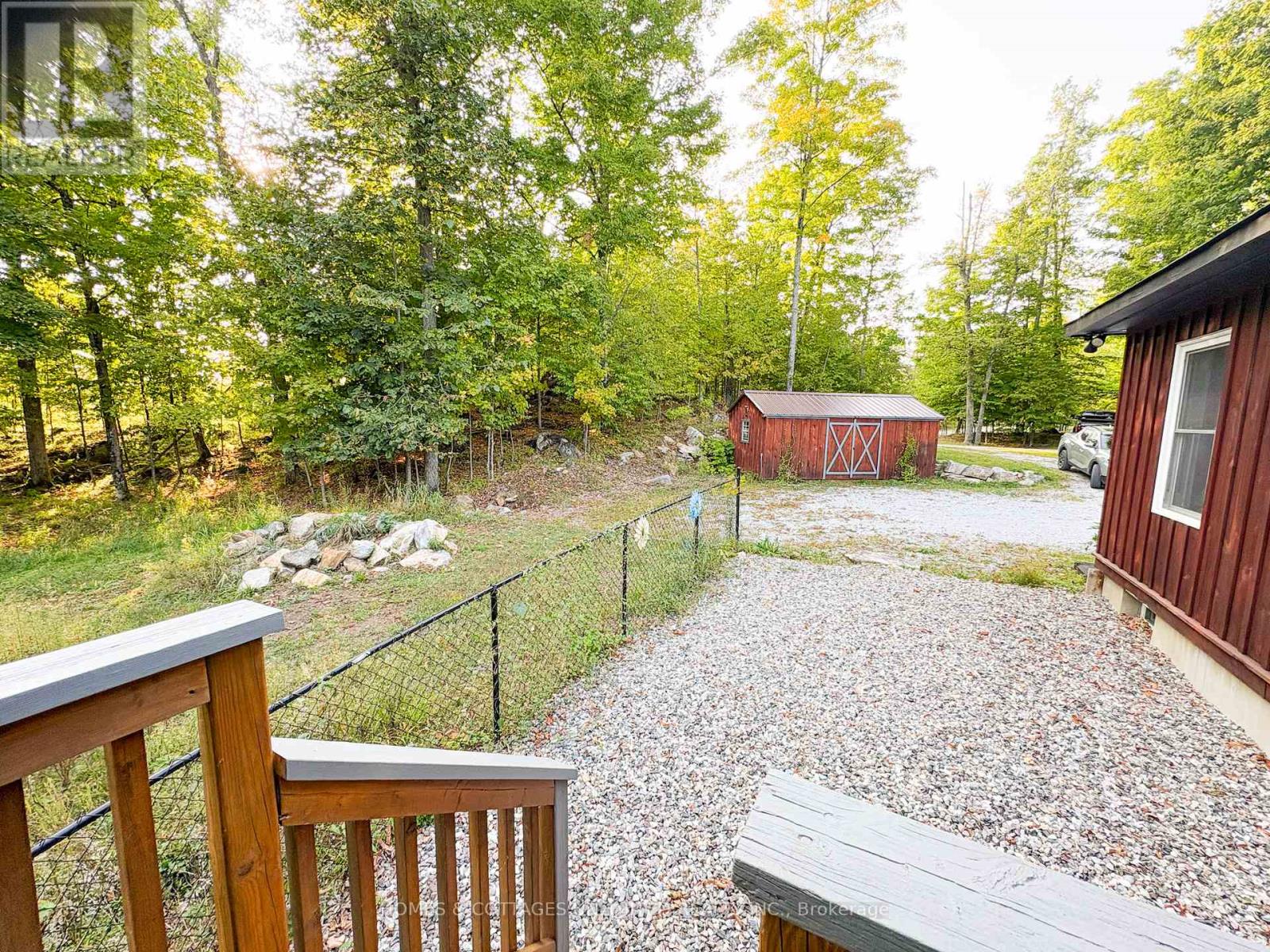 1037a Palmerston Crescent, Frontenac (Frontenac North), Ontario  K0H 2R0 - Photo 8 - X12399745