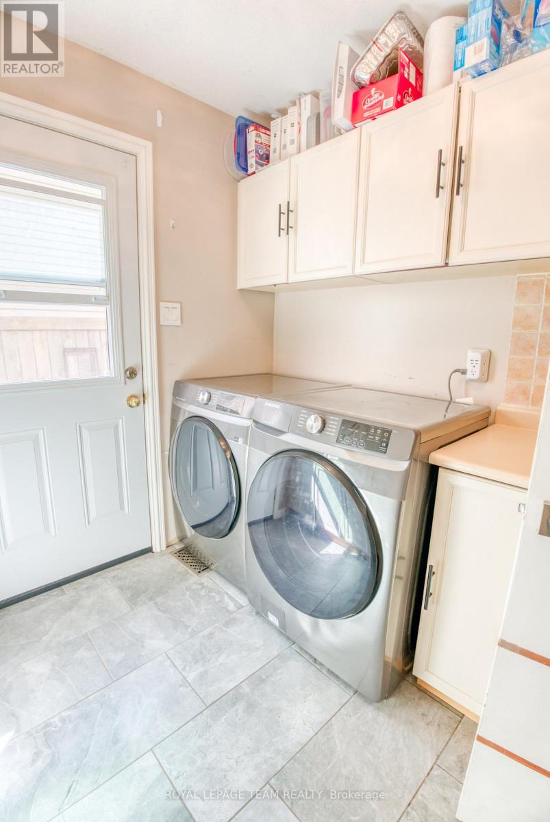 8 Huntsman Crescent, Ottawa, Ontario  K2M 1J2 - Photo 18 - X12399784