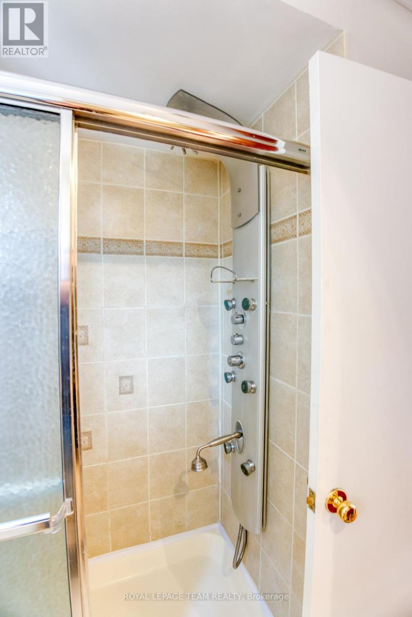 8 Huntsman Crescent, Ottawa, Ontario  K2M 1J2 - Photo 27 - X12399784