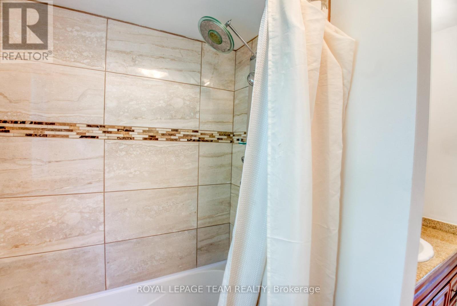 8 Huntsman Crescent, Ottawa, Ontario  K2M 1J2 - Photo 32 - X12399784