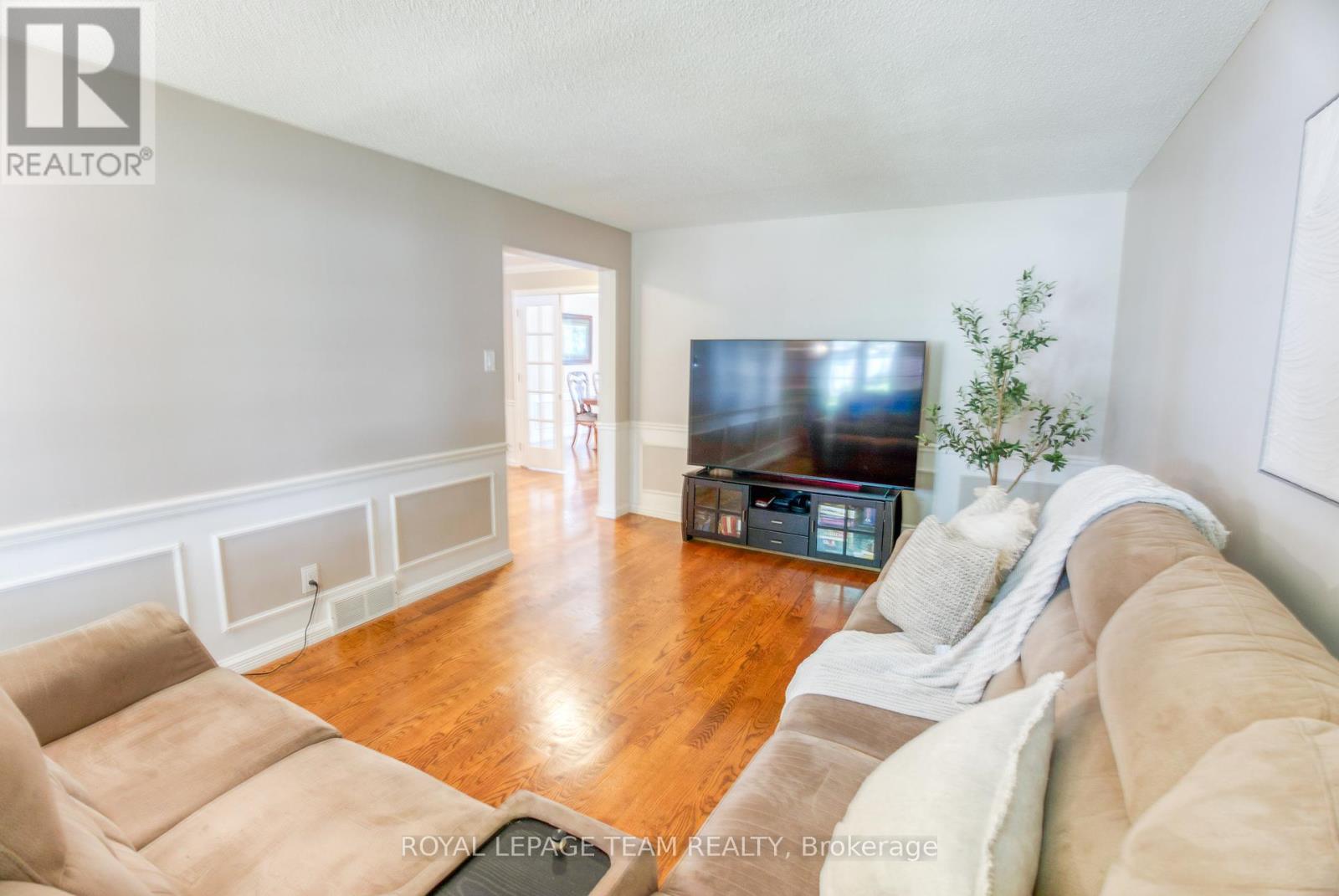 8 Huntsman Crescent, Ottawa, Ontario  K2M 1J2 - Photo 8 - X12399784