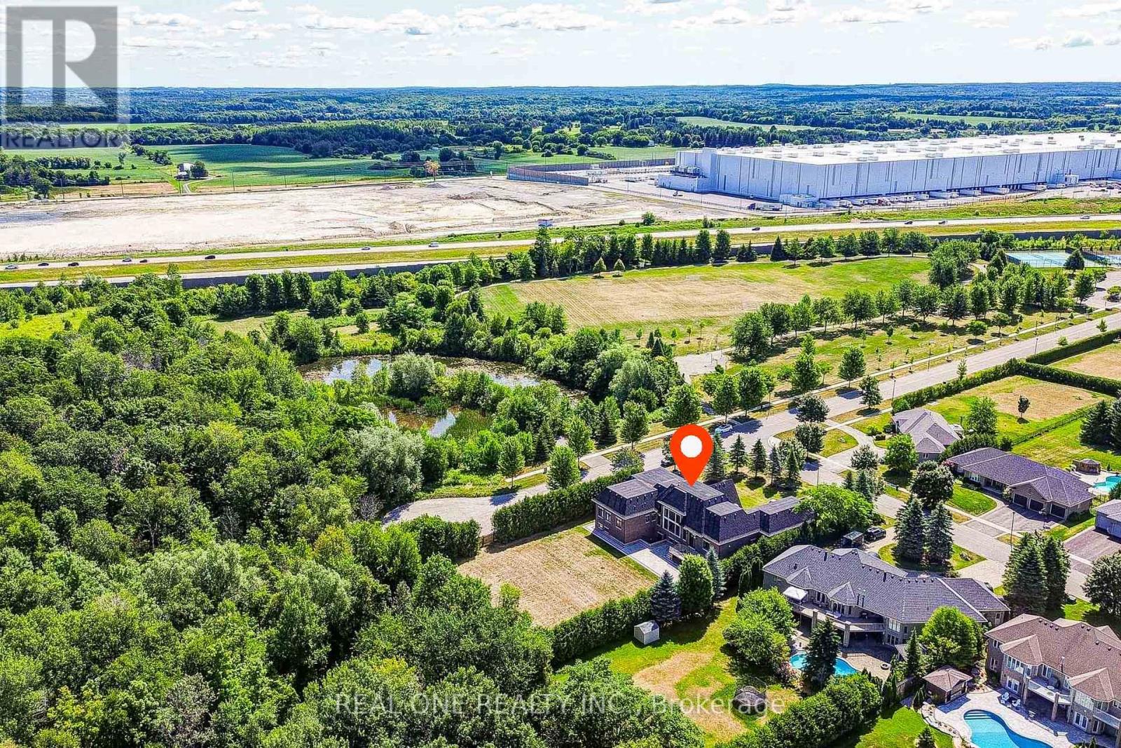 170 Ward Avenue, East Gwillimbury (Sharon), Ontario  L0G 1V0 - Photo 2 - N12399522