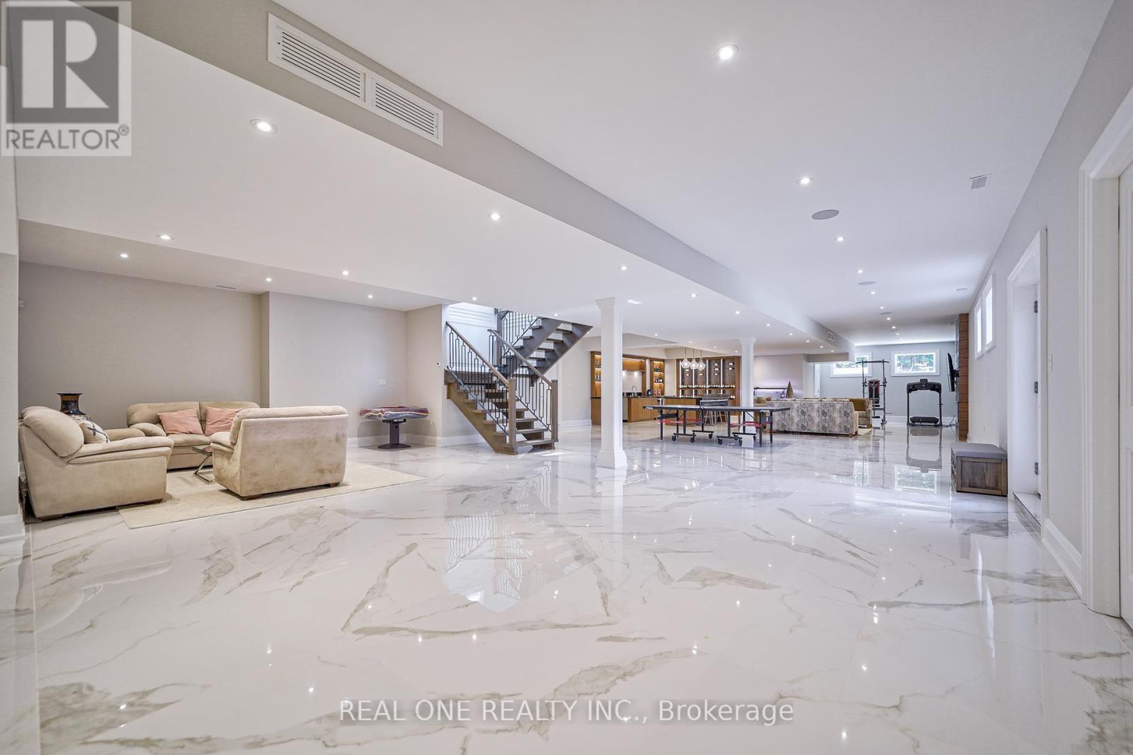 170 Ward Avenue, East Gwillimbury (Sharon), Ontario  L0G 1V0 - Photo 33 - N12399522