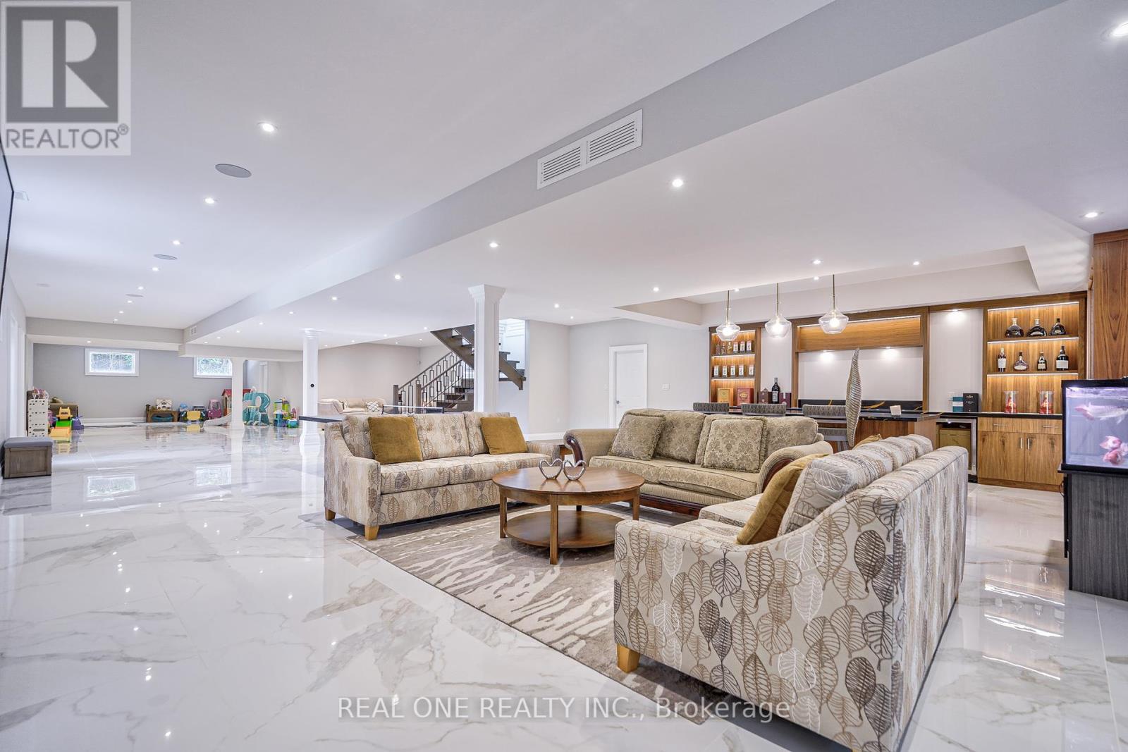 170 Ward Avenue, East Gwillimbury (Sharon), Ontario  L0G 1V0 - Photo 36 - N12399522