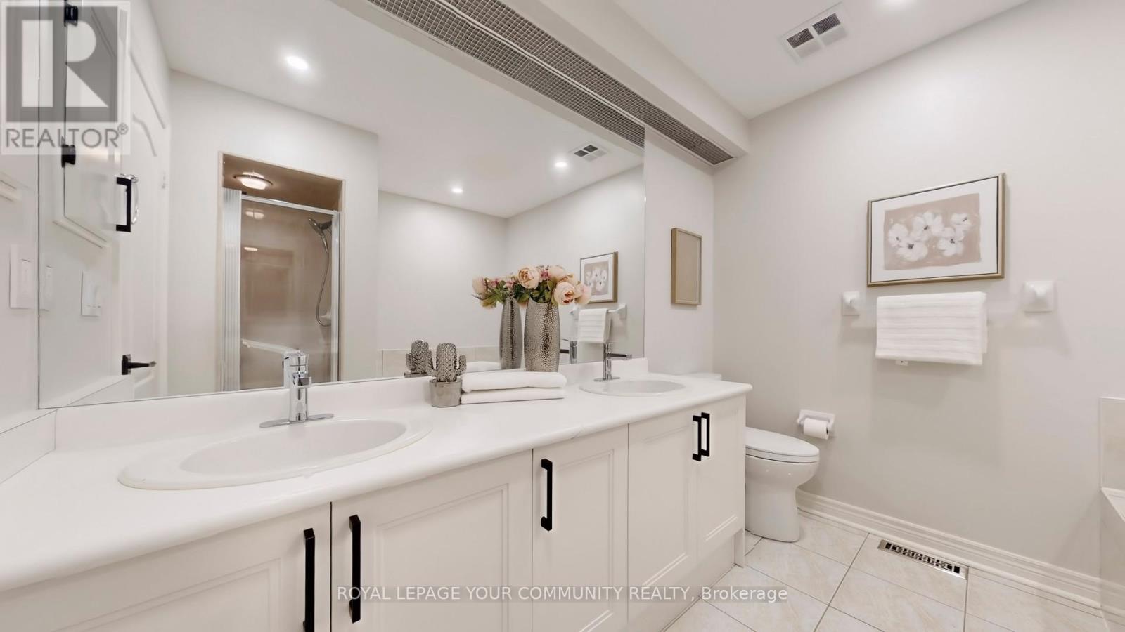 164 - 190 Harding Boulevard W, Richmond Hill (North Richvale), Ontario  L4C 0J9 - Photo 27 - N12399606