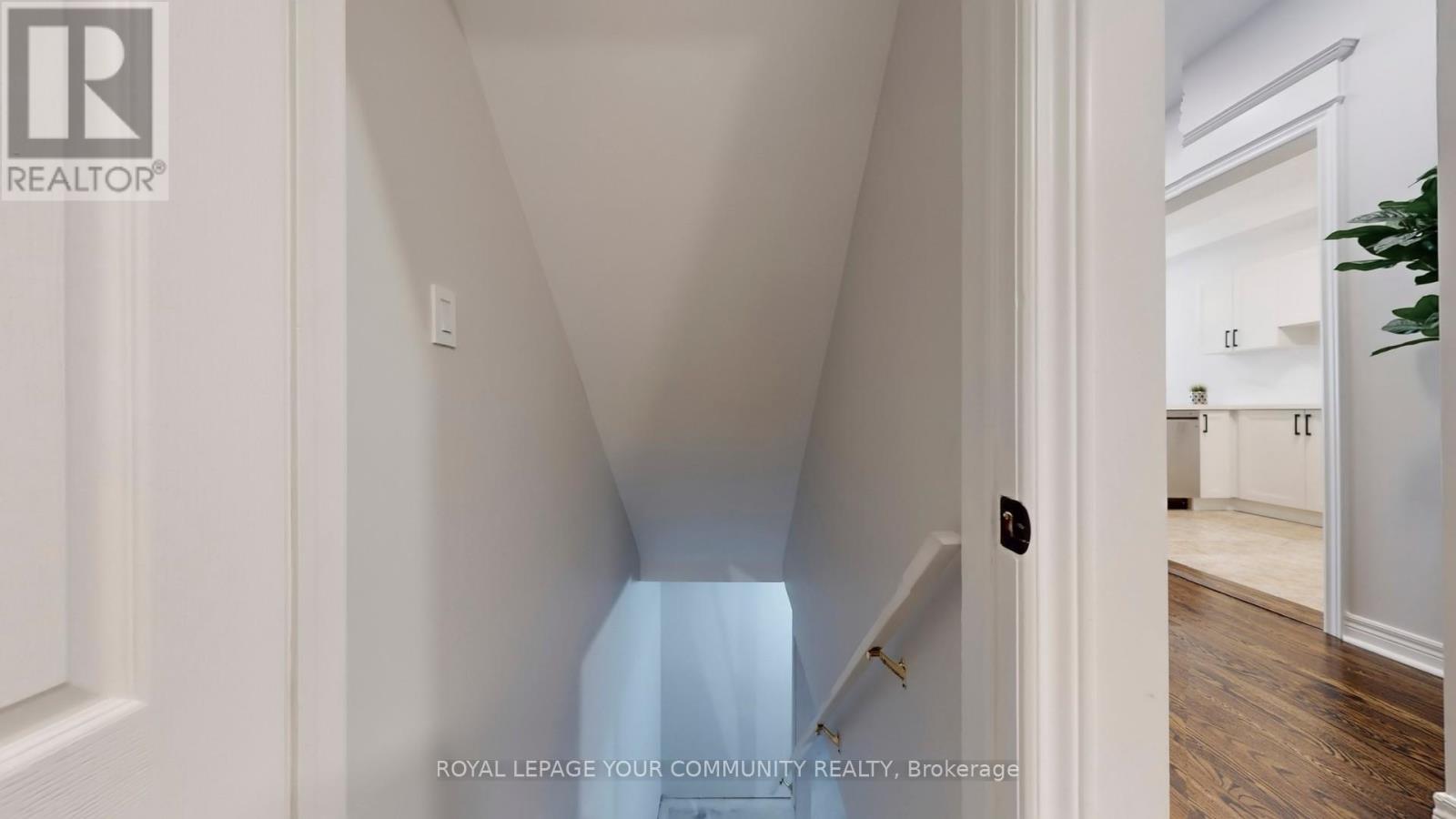 164 - 190 Harding Boulevard W, Richmond Hill (North Richvale), Ontario  L4C 0J9 - Photo 34 - N12399606