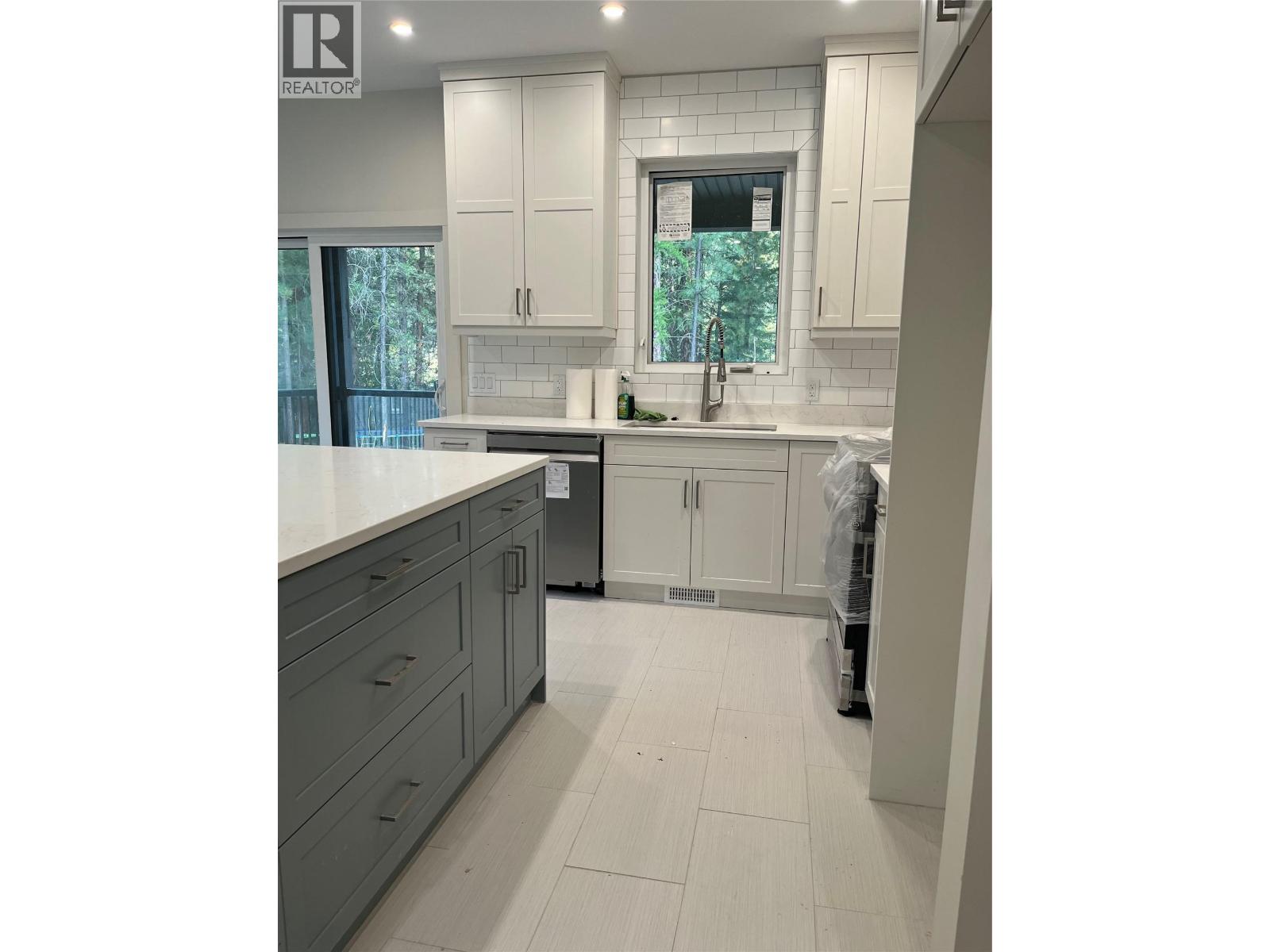 140 River Drive, Cranbrook, British Columbia V1C 0C6 - Photo 8 - 10361207