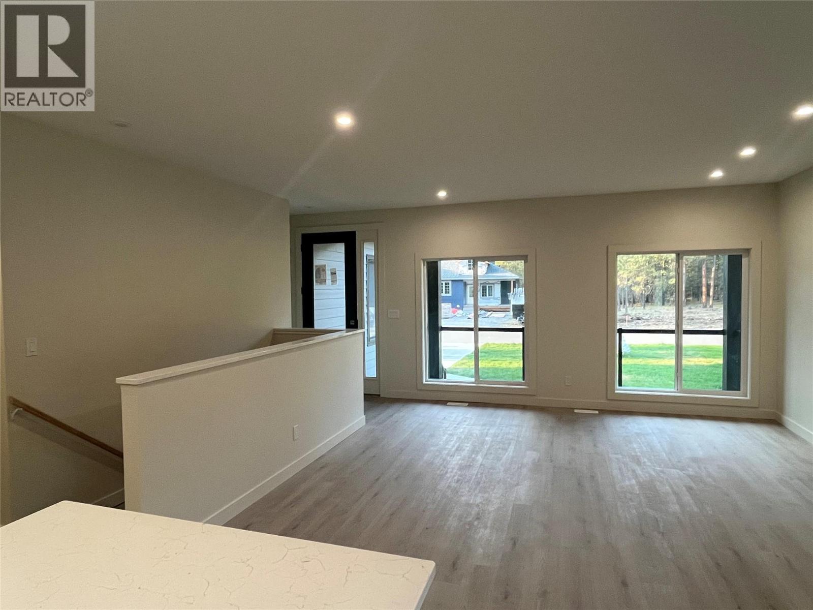 140 River Drive, Cranbrook, British Columbia V1C 0C6 - Photo 9 - 10361207