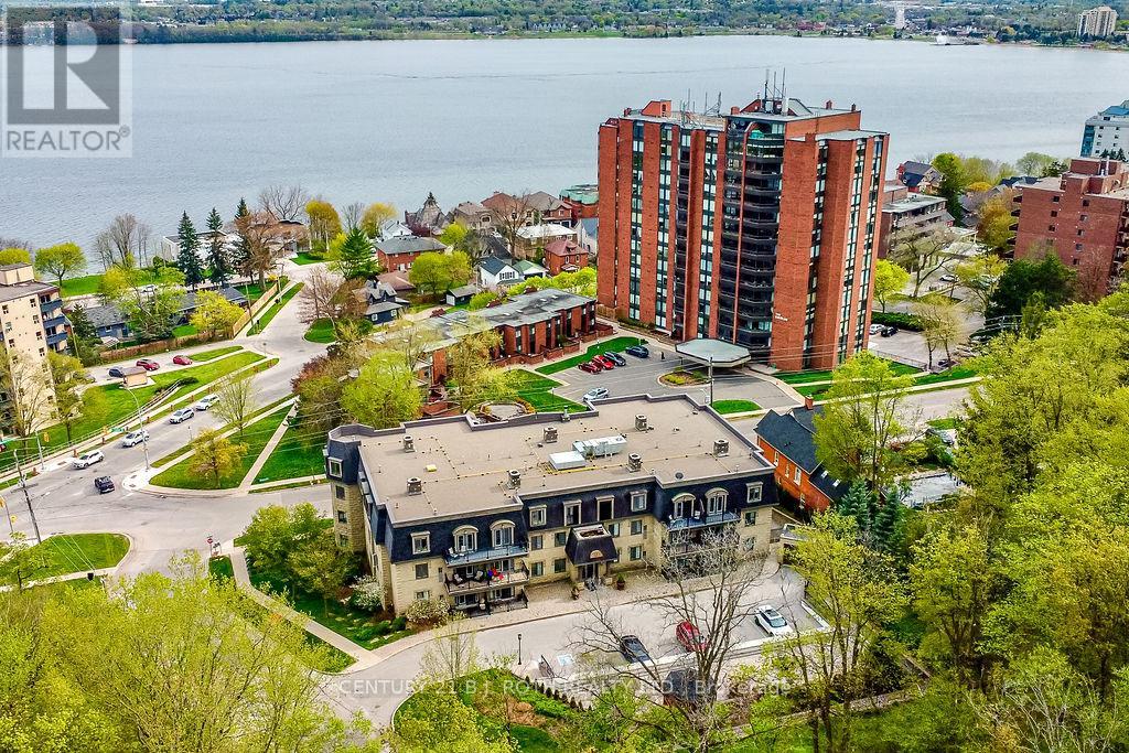 405 - 181 Collier Street, Barrie, Ontario  L4M 5L6 - Photo 3 - S12399532