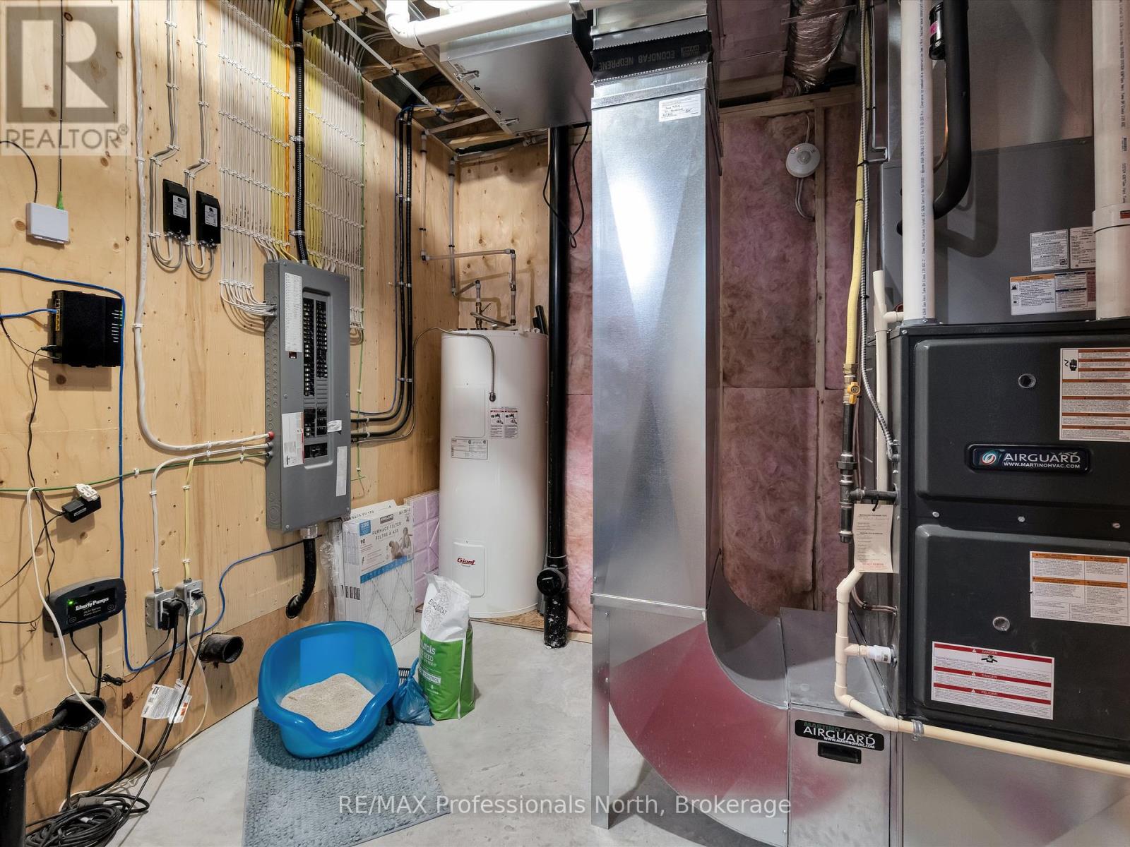 211 Holditch Street, Bracebridge (Monck (Bracebridge)), Ontario  P1L 1E9 - Photo 44 - X12399716