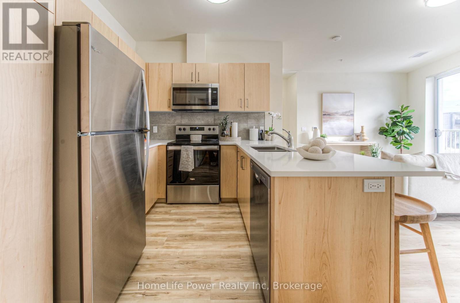 103 - 301 Westmount Road, Kitchener, Ontario  N2M 5M9 - Photo 9 - X12399737