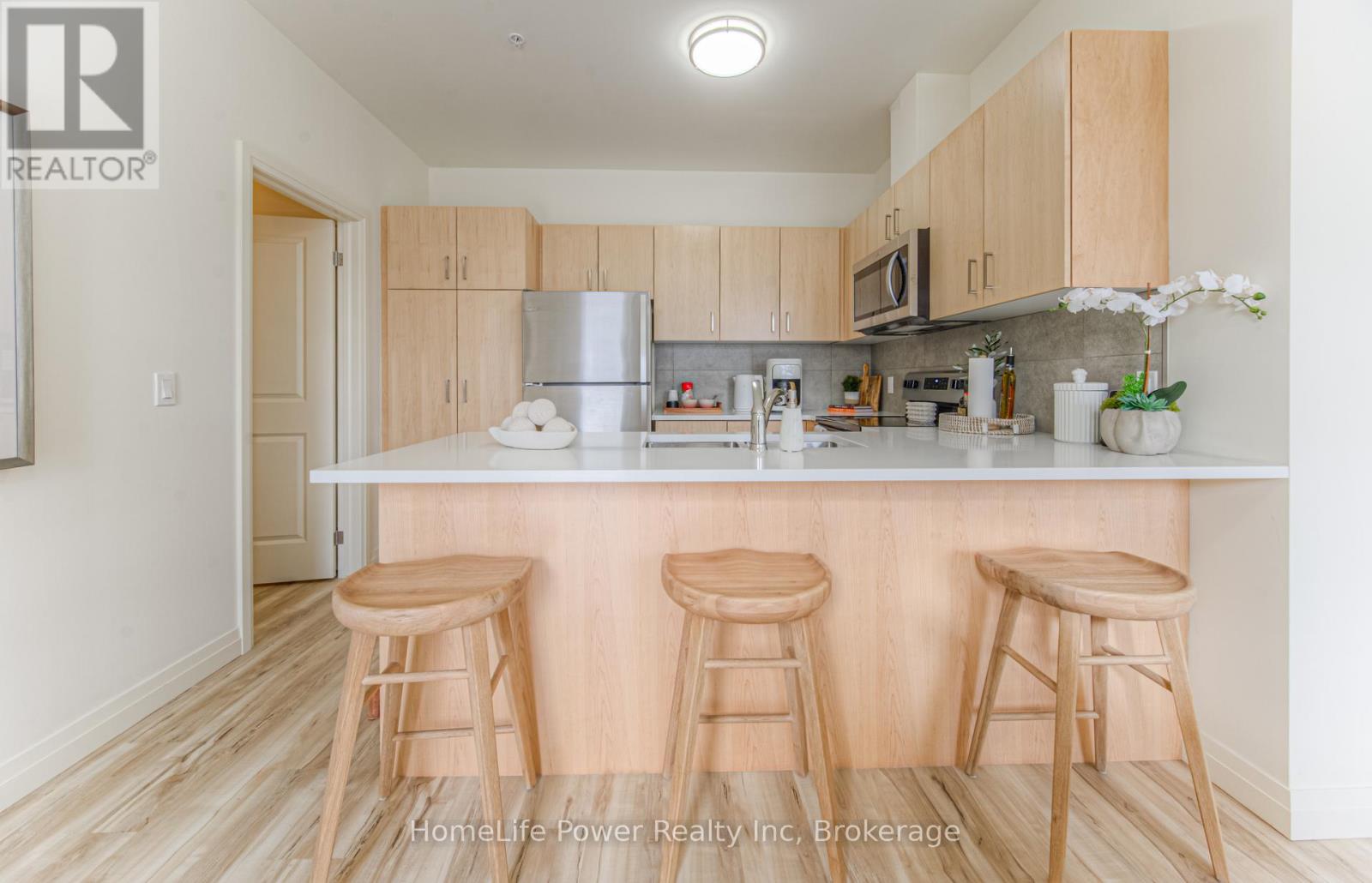 103 - 301 Westmount Road, Kitchener, Ontario  N2M 5M9 - Photo 7 - X12399737