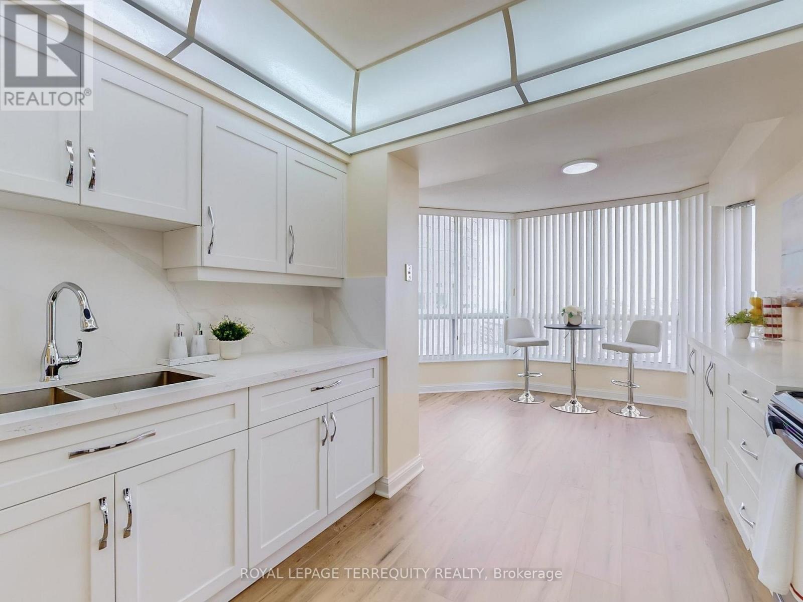 1709 - 24 Hanover Road, Brampton, Ontario  L6S 5K8 - Photo 15 - W12399511