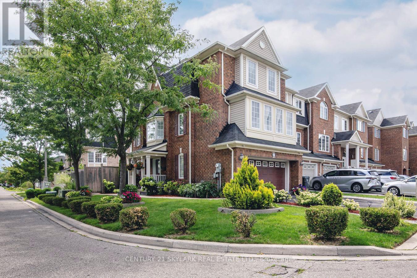 21 DECKER HOLLOW CIRCLE, Brampton, Ontario
