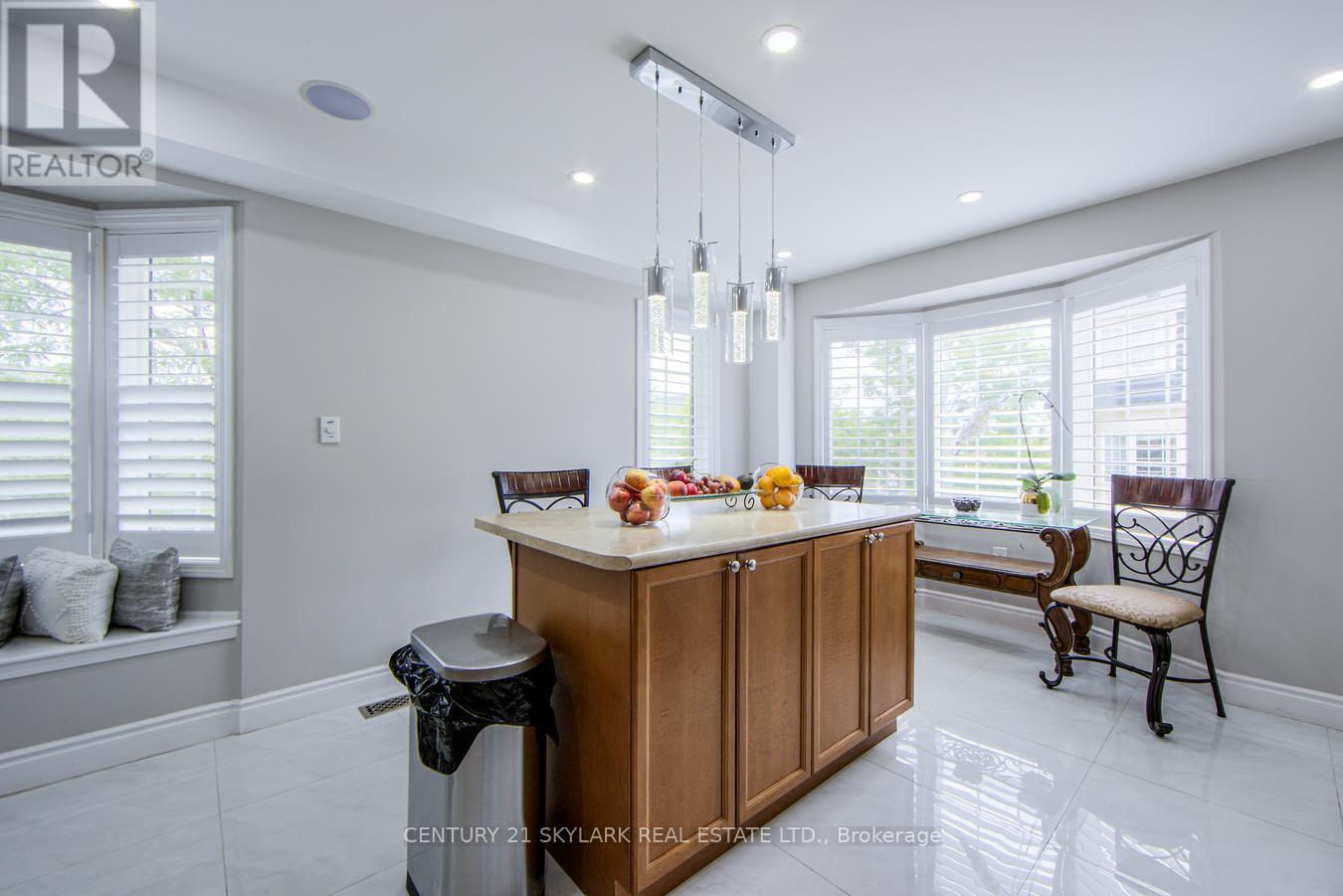 21 Decker Hollow Circle, Brampton, Ontario  L6X 0K9 - Photo 25 - W12399543