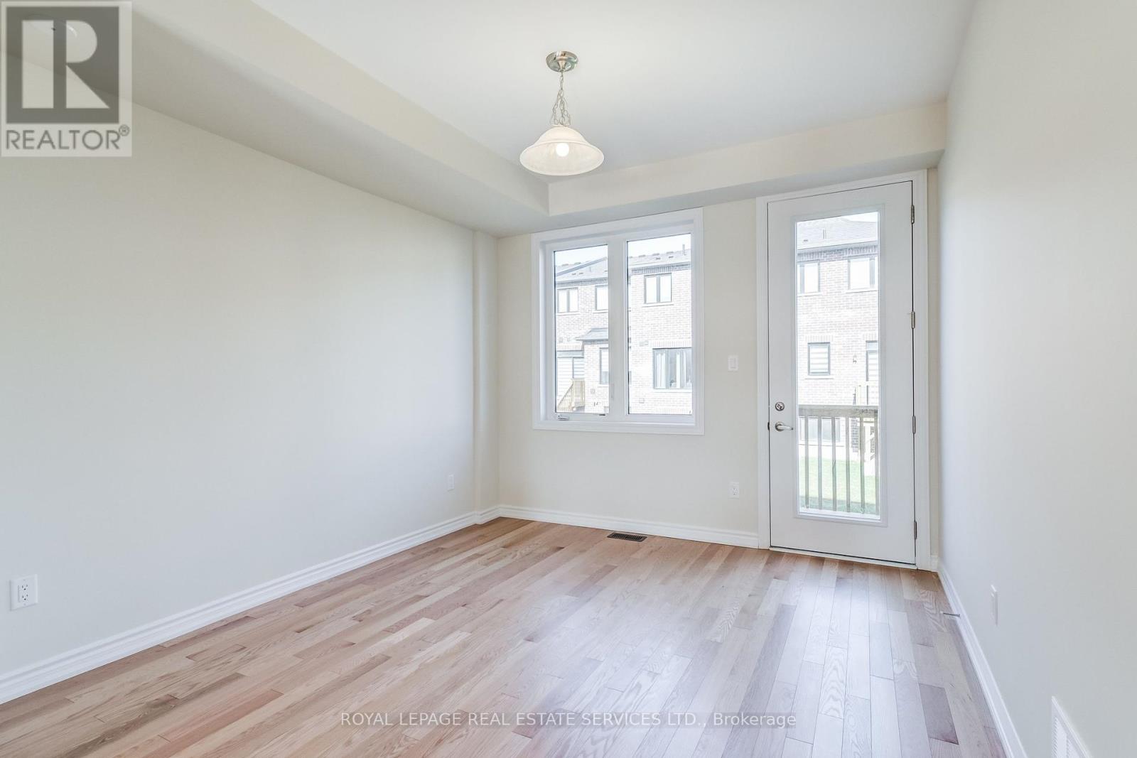 1387 Almonte Drive, Burlington, Ontario  L7P 0V6 - Photo 15 - W12399545