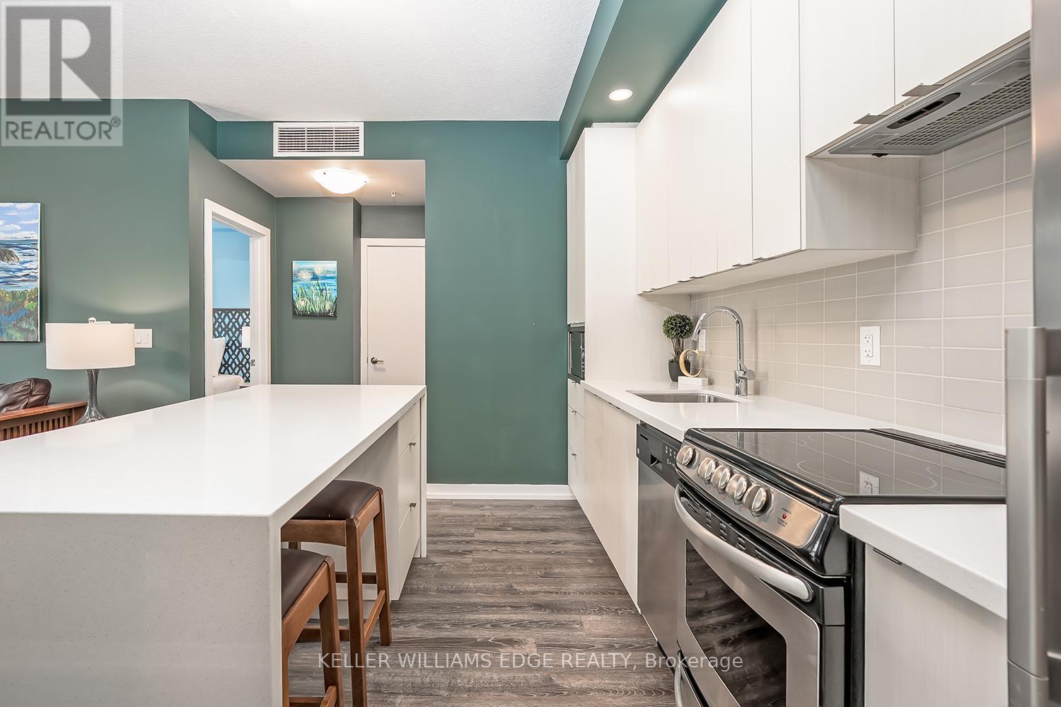 302 - 457 Plains Road E, Burlington, Ontario  L7T 0B8 - Photo 8 - W12399558