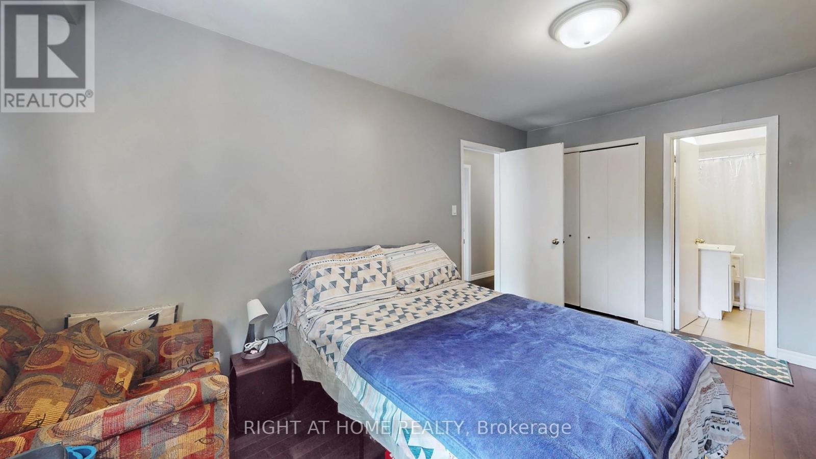 3456 Oakglade Crescent, Mississauga, Ontario  L5C 1X5 - Photo 18 - W12399593