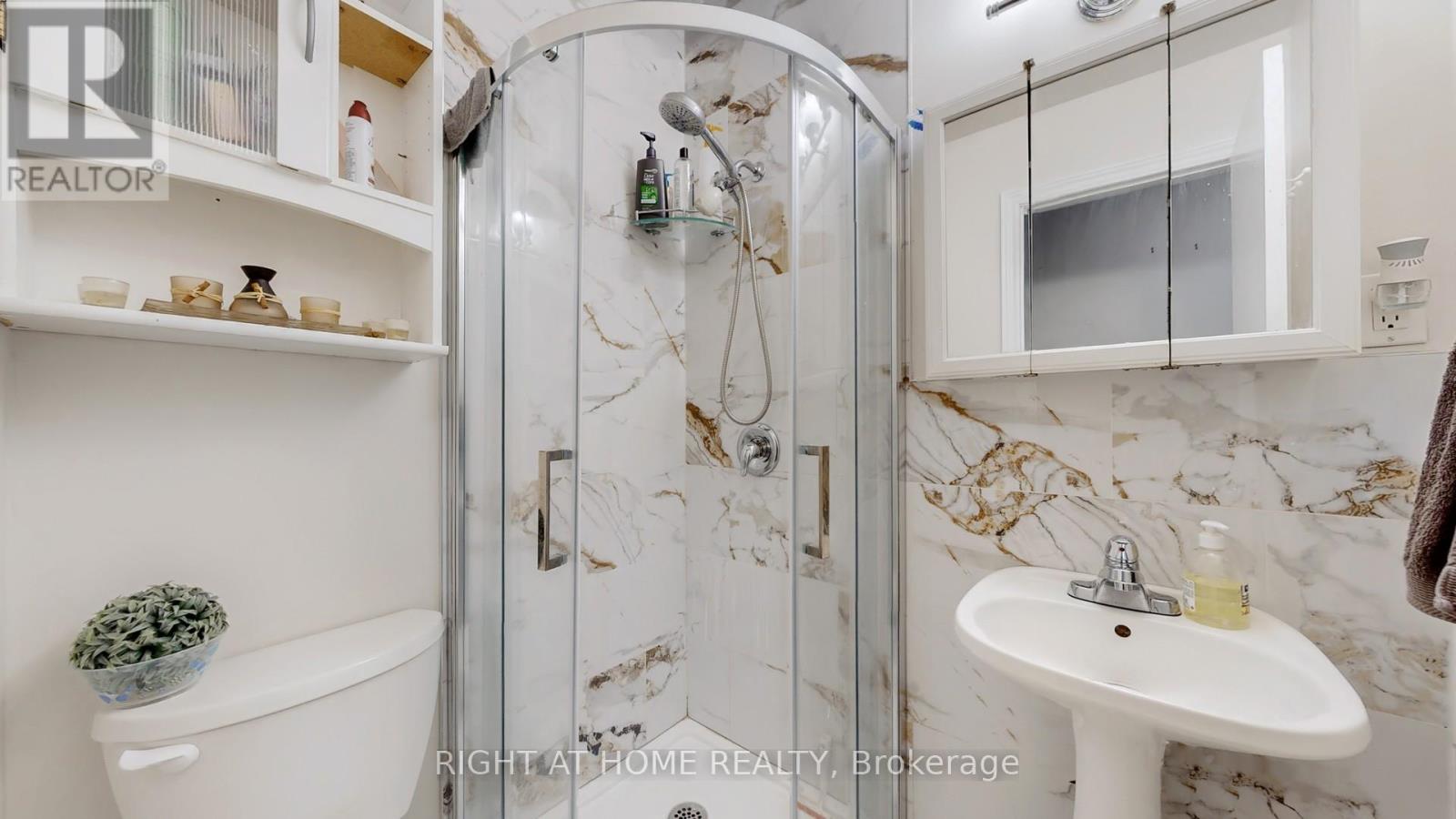 3456 Oakglade Crescent, Mississauga, Ontario  L5C 1X5 - Photo 25 - W12399593