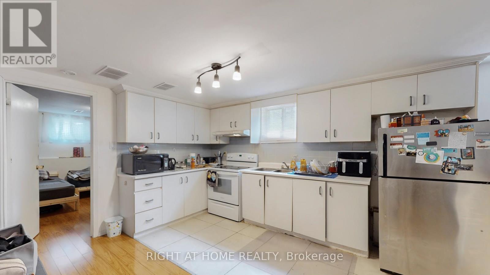 3456 Oakglade Crescent, Mississauga, Ontario  L5C 1X5 - Photo 34 - W12399593