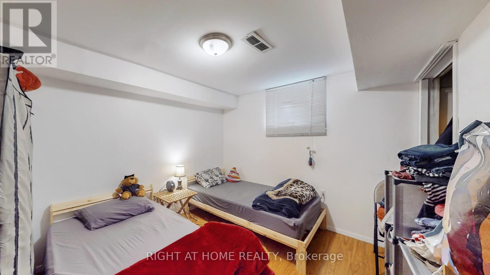 3456 Oakglade Crescent, Mississauga, Ontario  L5C 1X5 - Photo 39 - W12399593