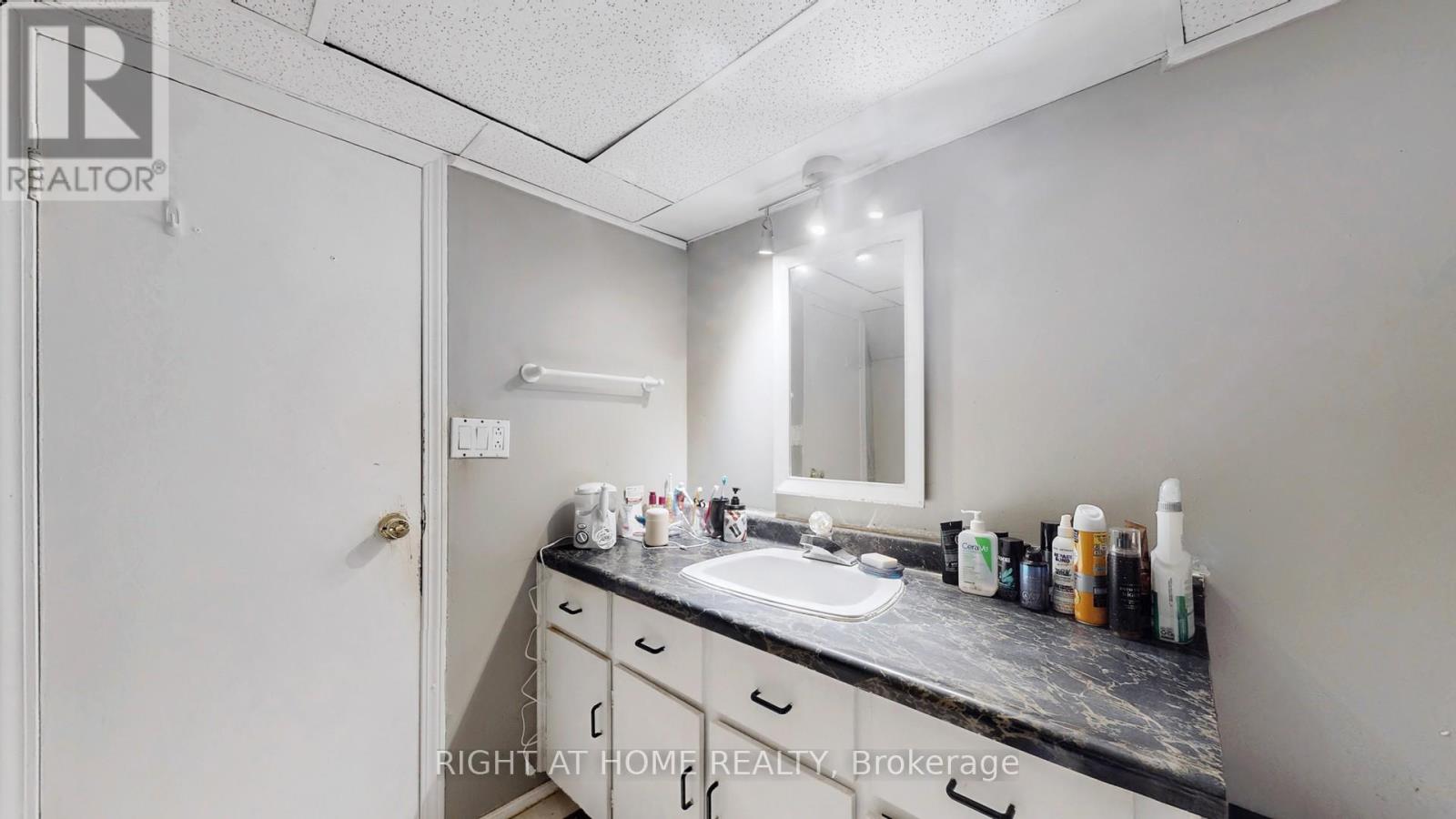 3456 Oakglade Crescent, Mississauga, Ontario  L5C 1X5 - Photo 43 - W12399593