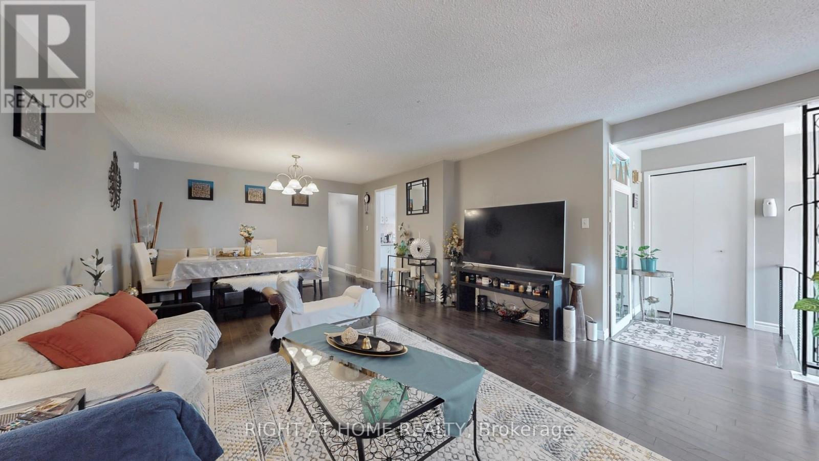 3456 Oakglade Crescent, Mississauga, Ontario  L5C 1X5 - Photo 8 - W12399593