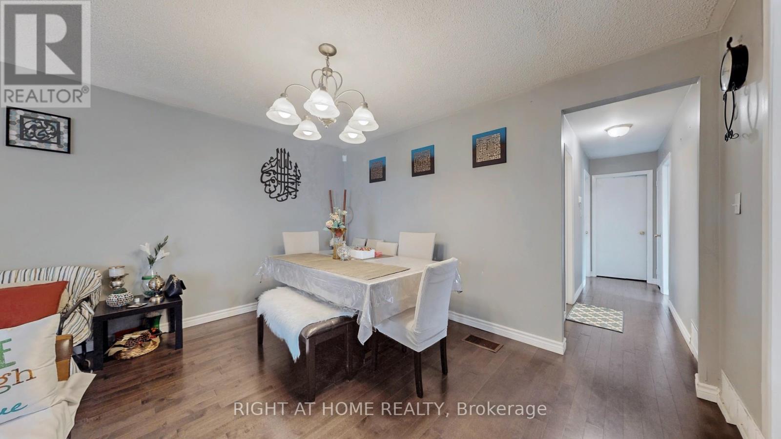 3456 Oakglade Crescent, Mississauga, Ontario  L5C 1X5 - Photo 9 - W12399593