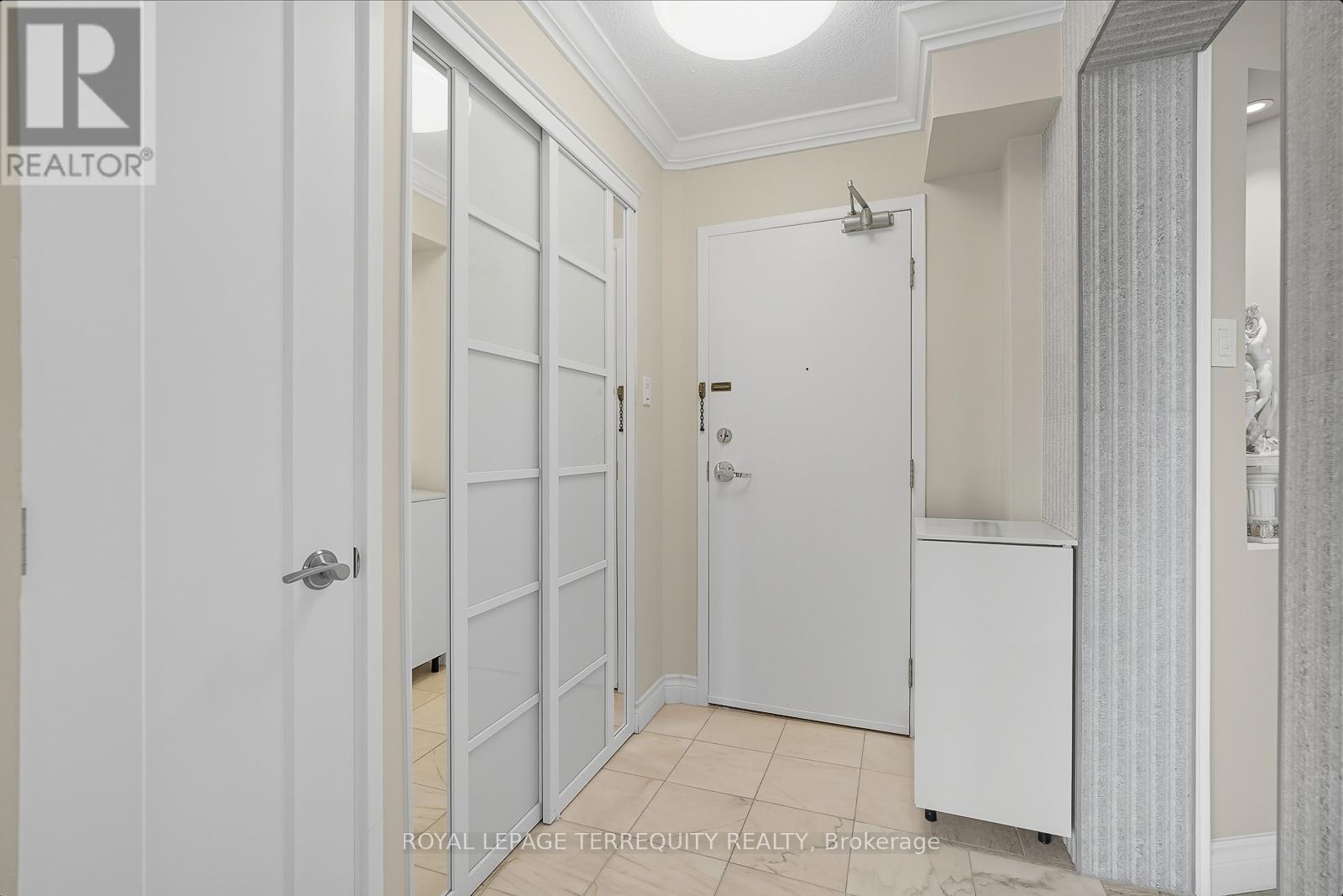F21 - 288 Mill Road, Toronto, Ontario  M9C 4X7 - Photo 3 - W12399595