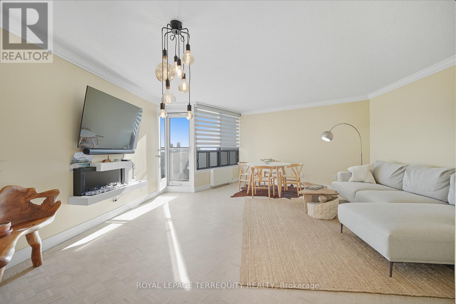 F21 - 288 Mill Road, Toronto, Ontario  M9C 4X7 - Photo 4 - W12399595