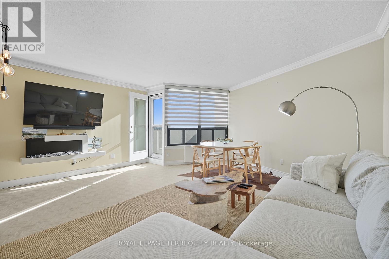 F21 - 288 Mill Road, Toronto, Ontario  M9C 4X7 - Photo 8 - W12399595