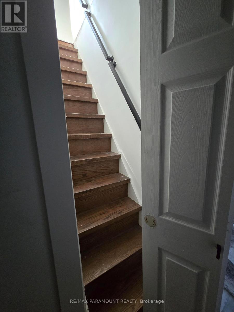 121 Mulock Avenue, Toronto, Ontario  M6N 3C5 - Photo 38 - W12337640
