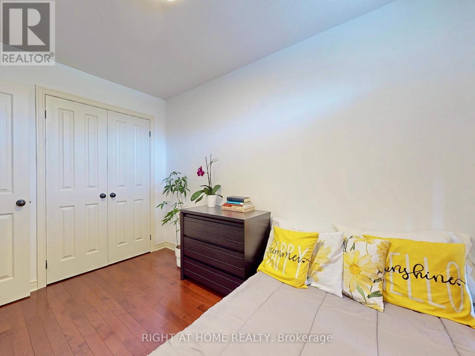 8583 Jennifer Crescent, Niagara Falls, Ontario  L2H 1H4 - Photo 8 - X12399539