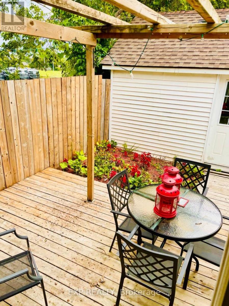 4364 Homewood Avenue, Niagara Falls, Ontario  L2E 4X2 - Photo 21 - X12399615