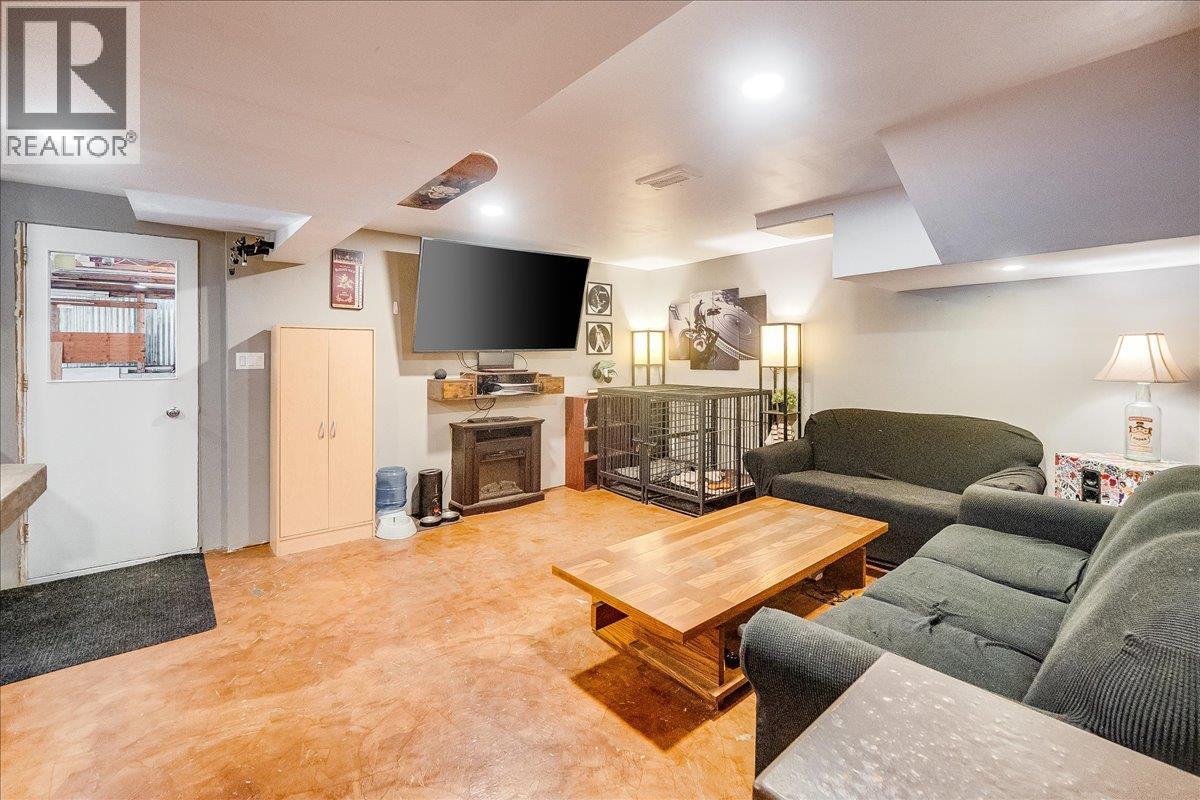 1056 Clarke Road, Castlegar, British Columbia  V0G 1X0 - Photo 32 - 10355413