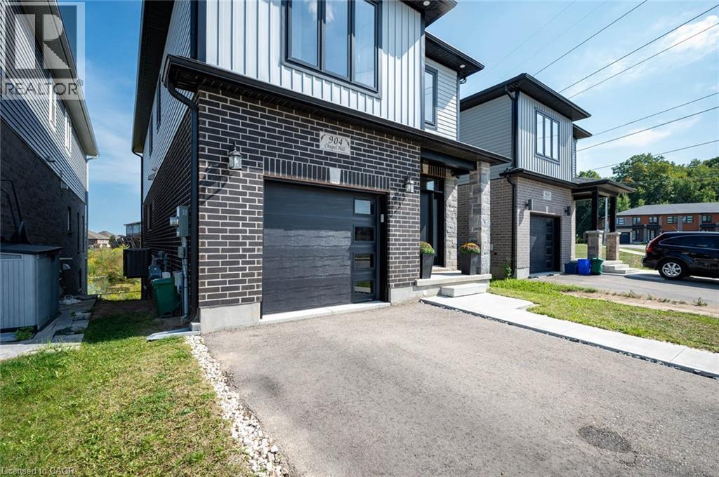 904 Chapel Hill Court, Kitchener, Ontario  N2R 0P4 - Photo 2 - 40768879