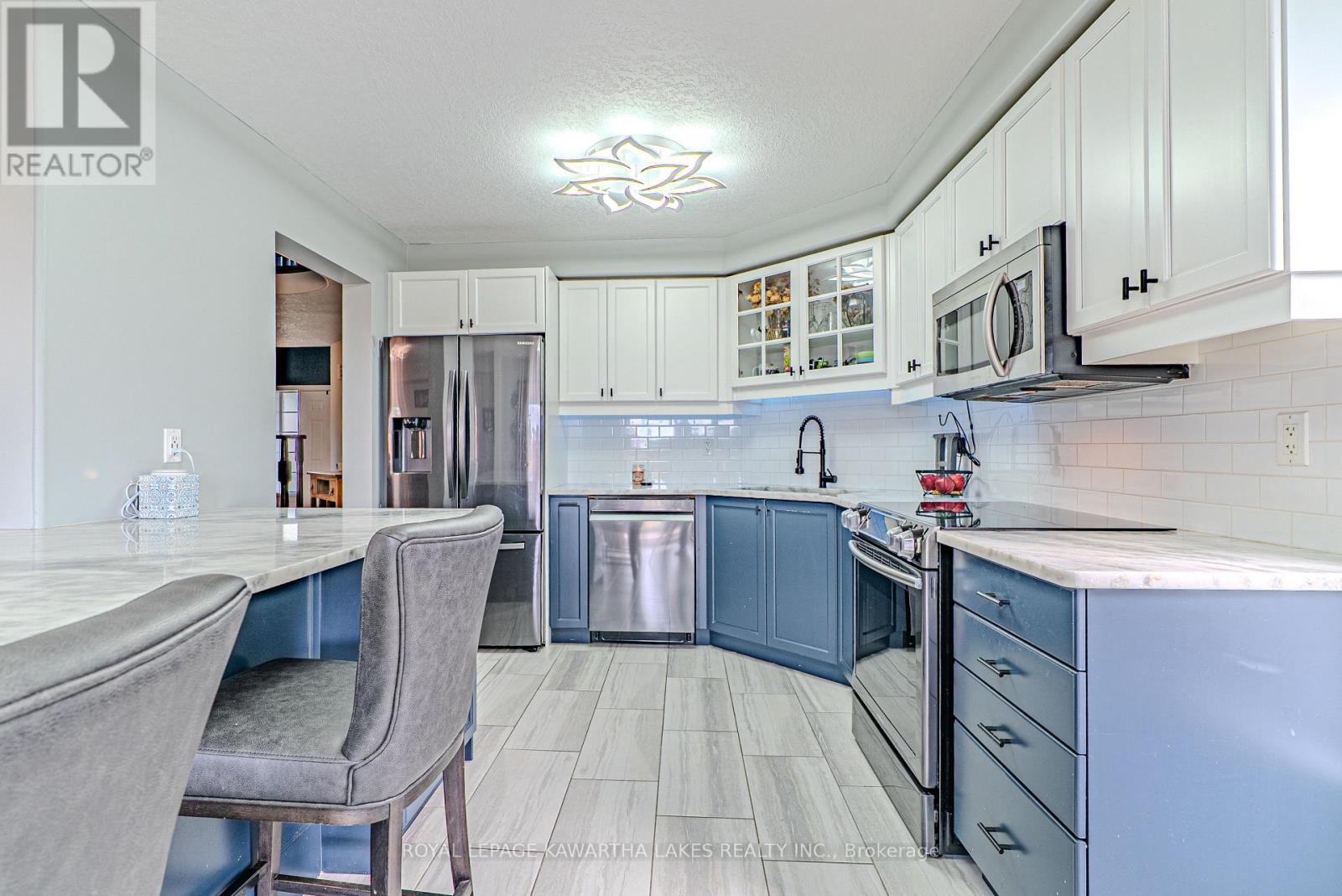 Lorem Ipsum Dolor, Kawartha Lakes, Ontario  K9V  - Photo 18 - DEMO28854399