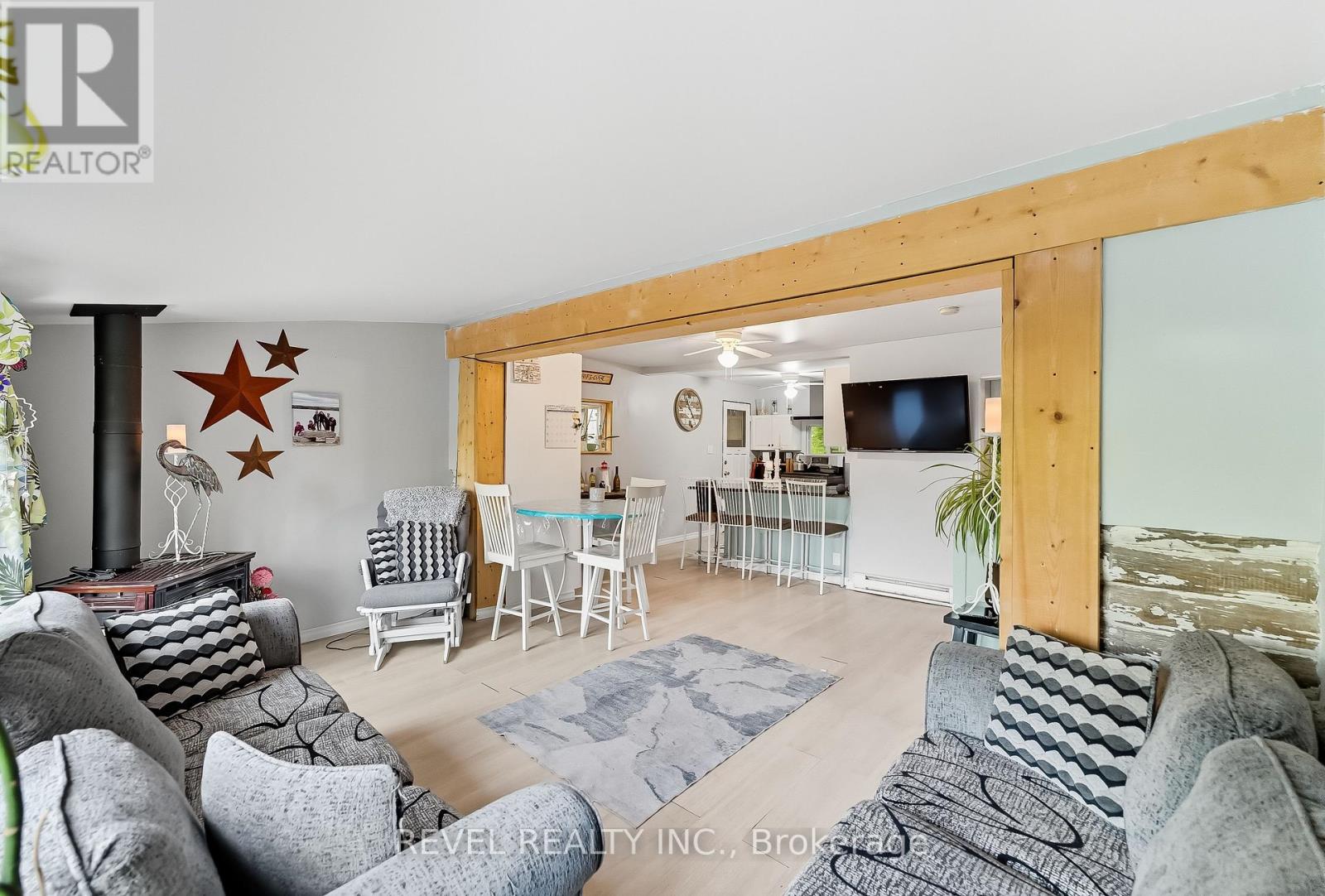 57 Rollie's Bay Road, Curve Lake First Nation 35, Ontario  K0L 1R0 - Photo 10 - X12399866