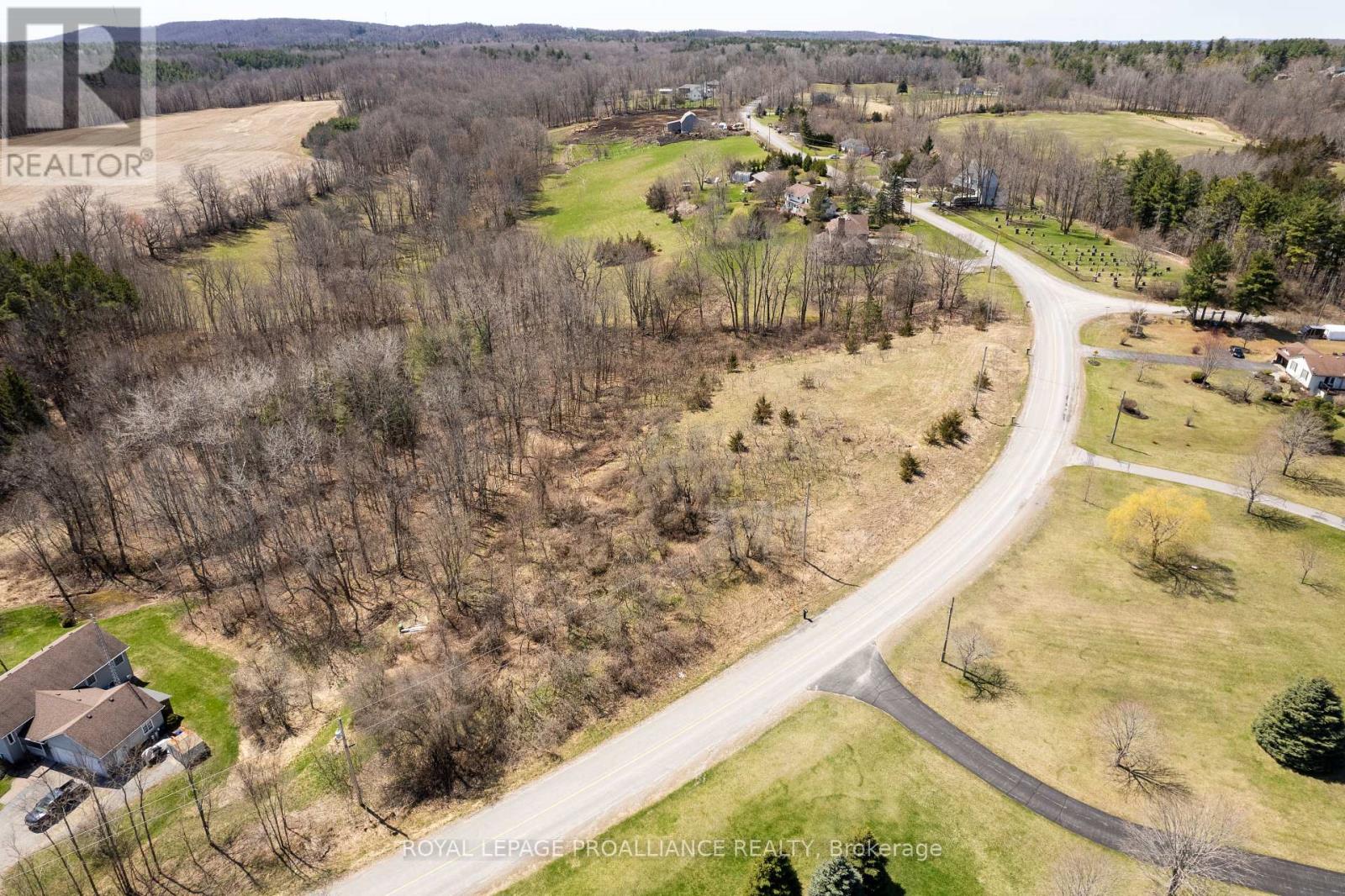 517 Downs Road, Quinte West, Ontario  K8V 5P6 - Photo 10 - X12399898