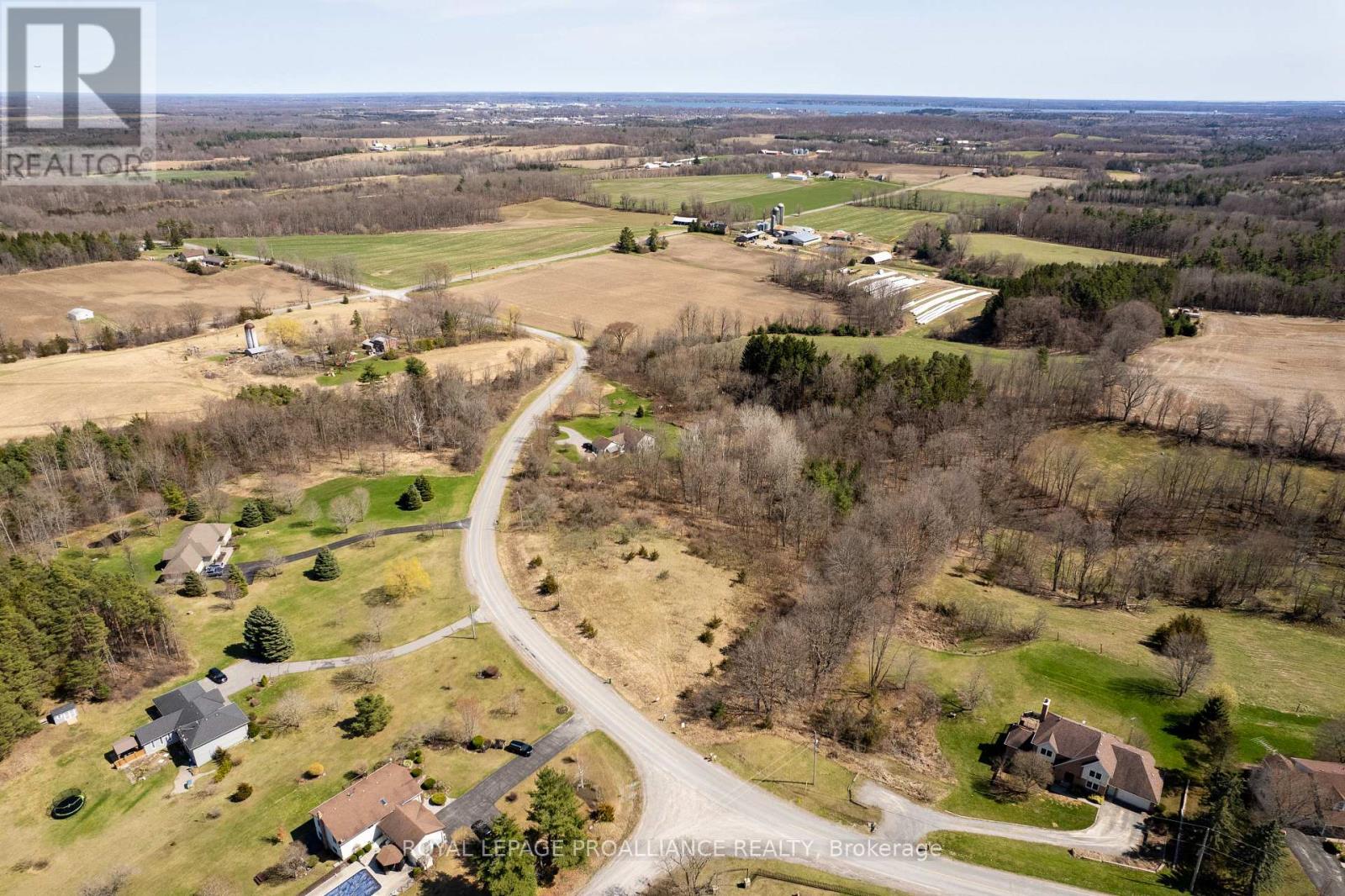 517 Downs Road, Quinte West, Ontario  K8V 5P6 - Photo 17 - X12399898